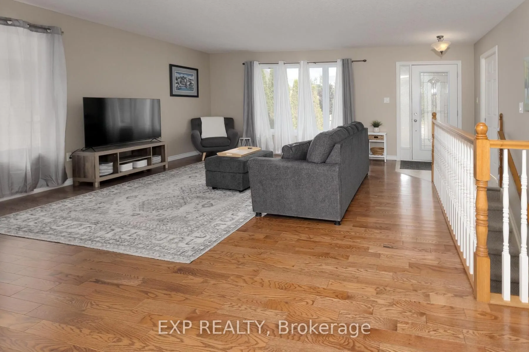32 SCOURFIELD Drive