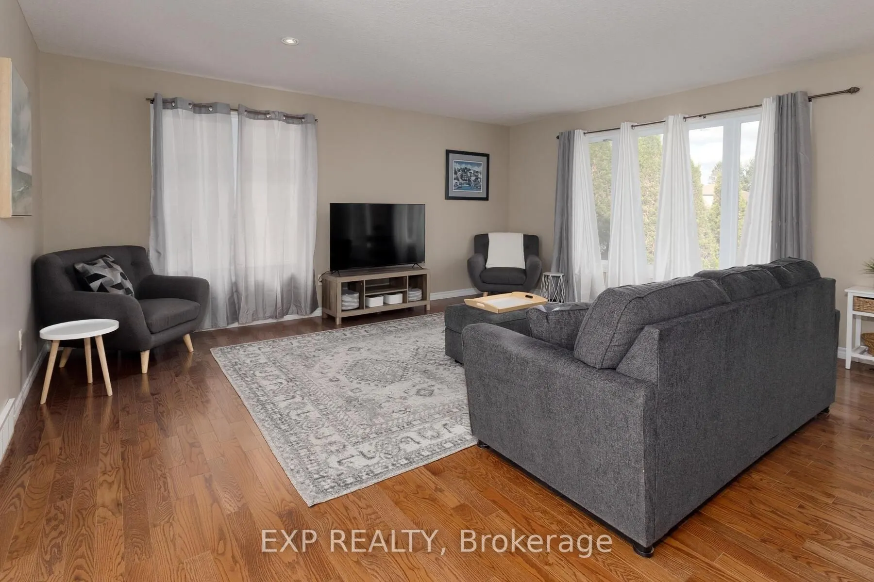 32 SCOURFIELD Drive