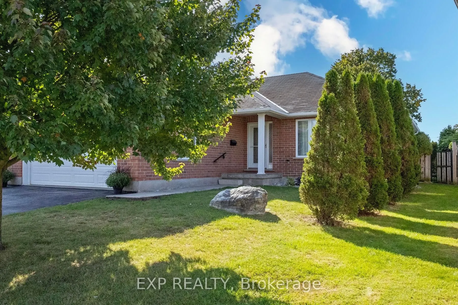 32 SCOURFIELD Drive