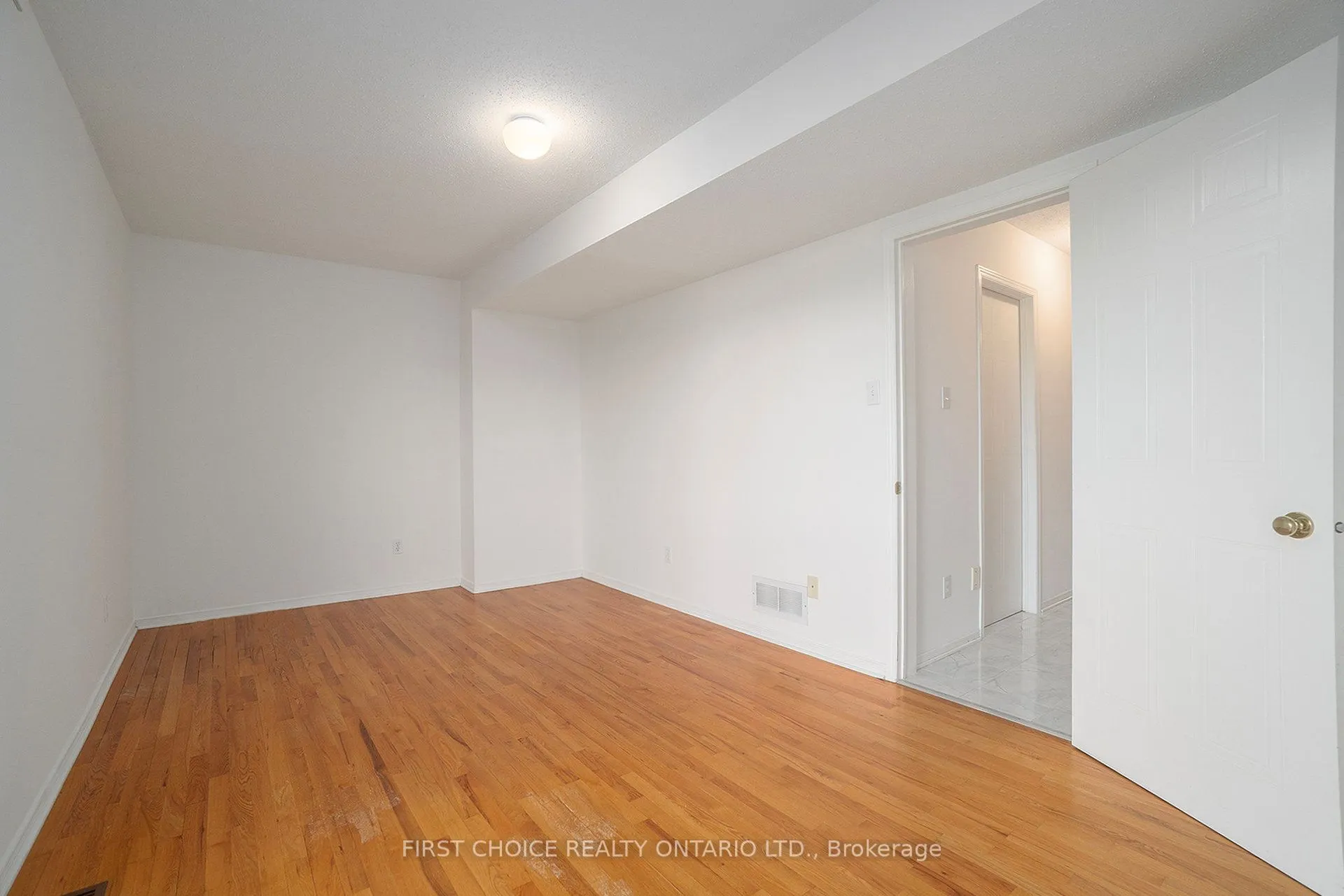 15 Drayton Private