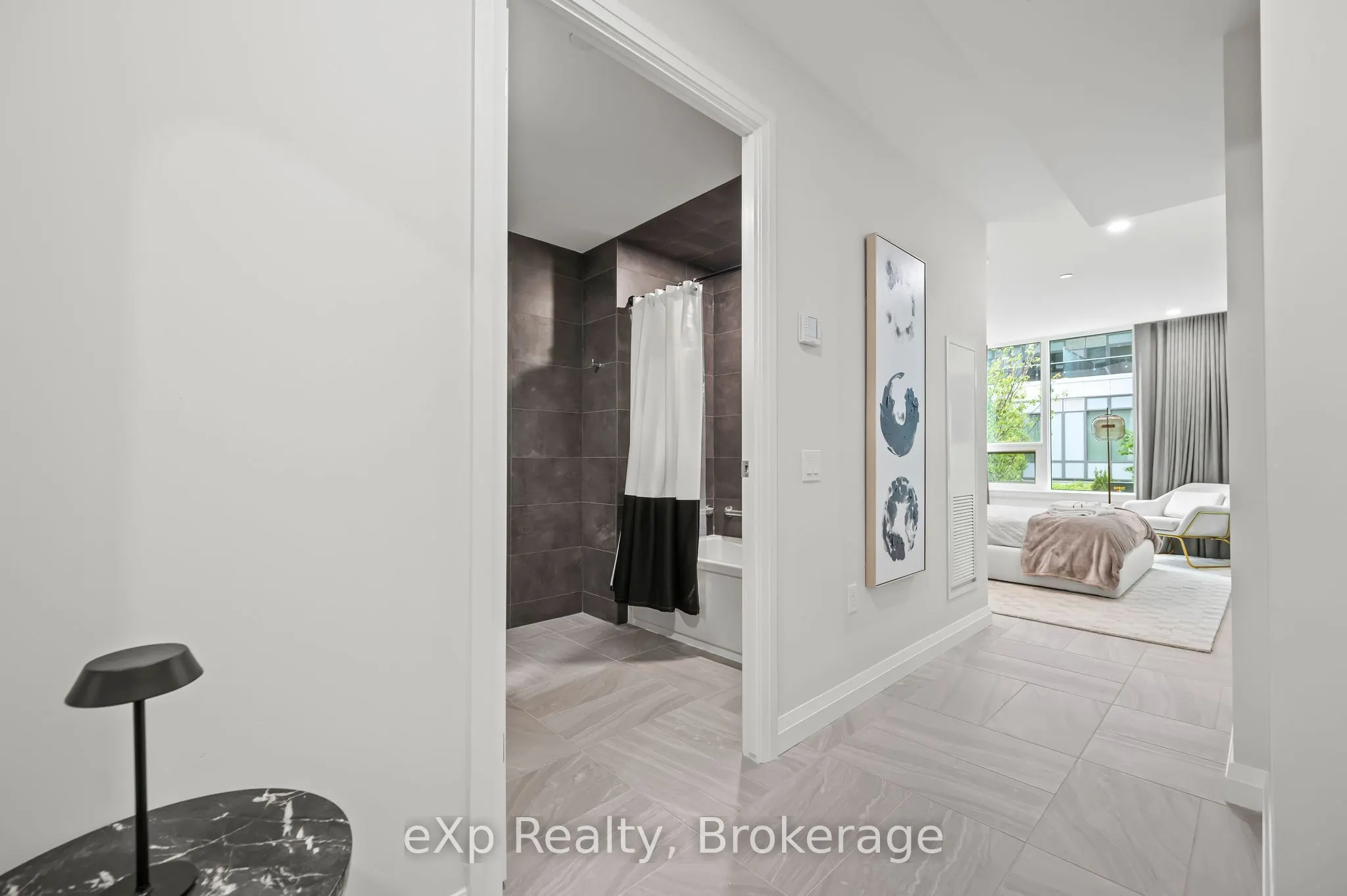 63 Arthur Street S, #804