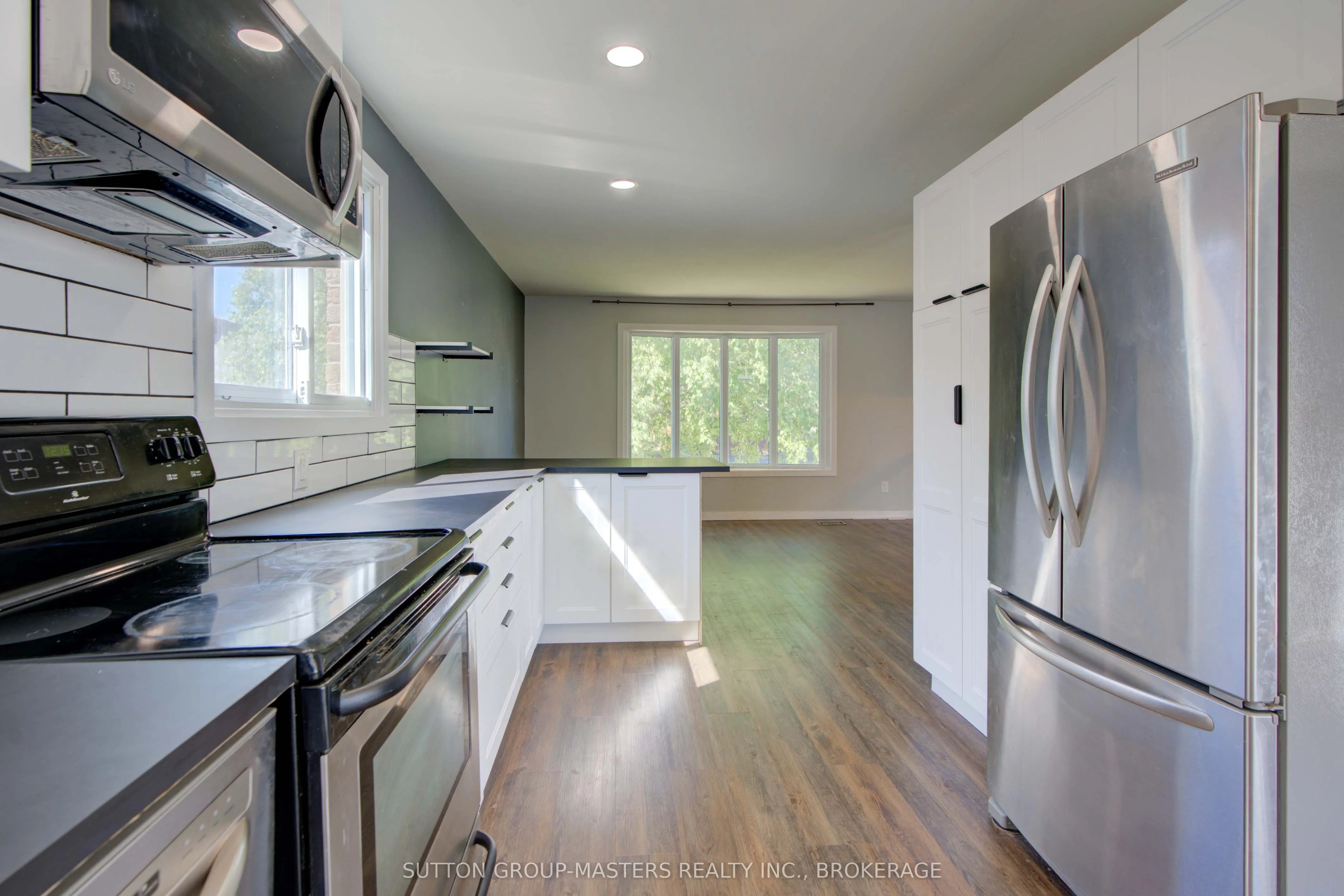 846 Sandringham Place