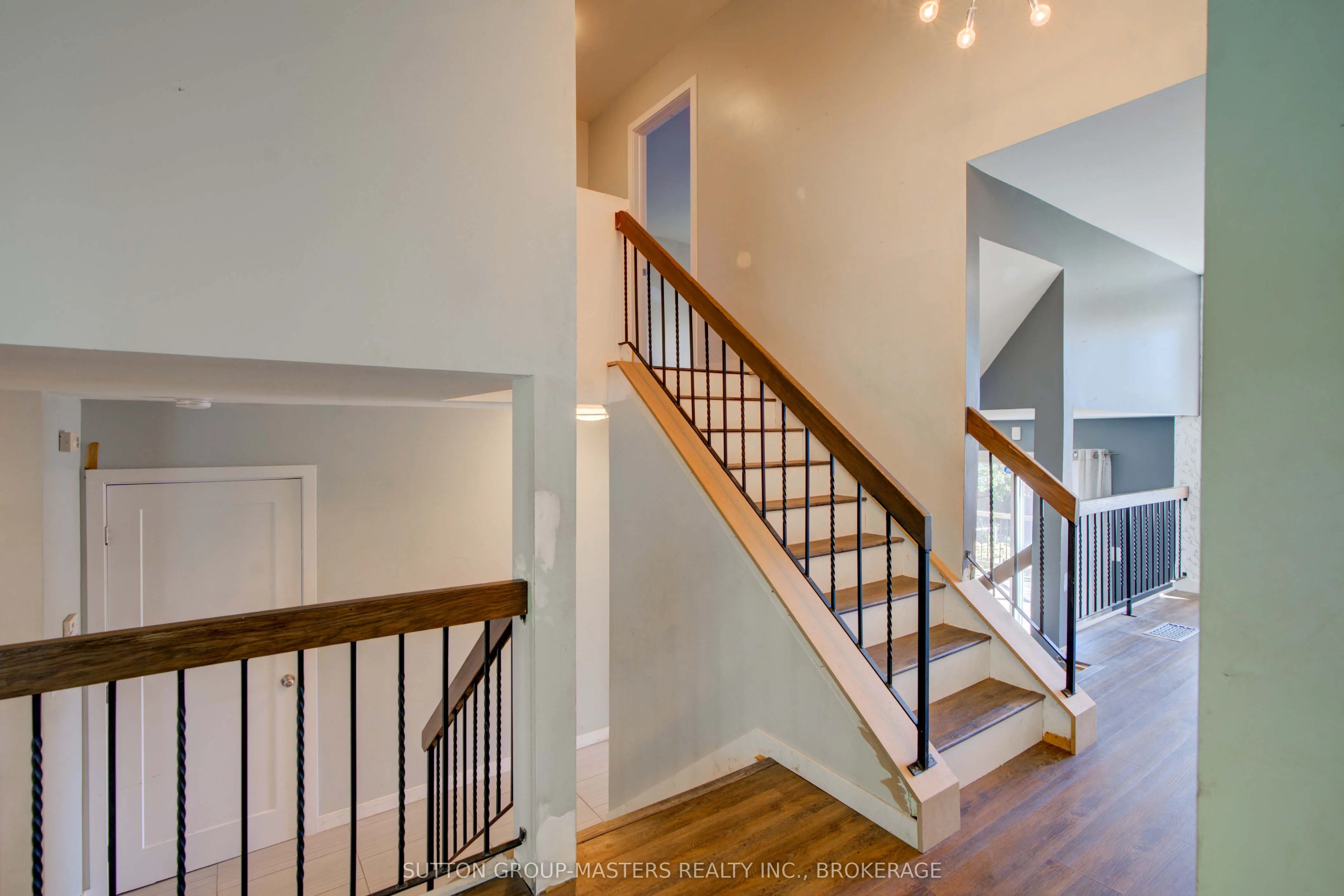 846 Sandringham Place