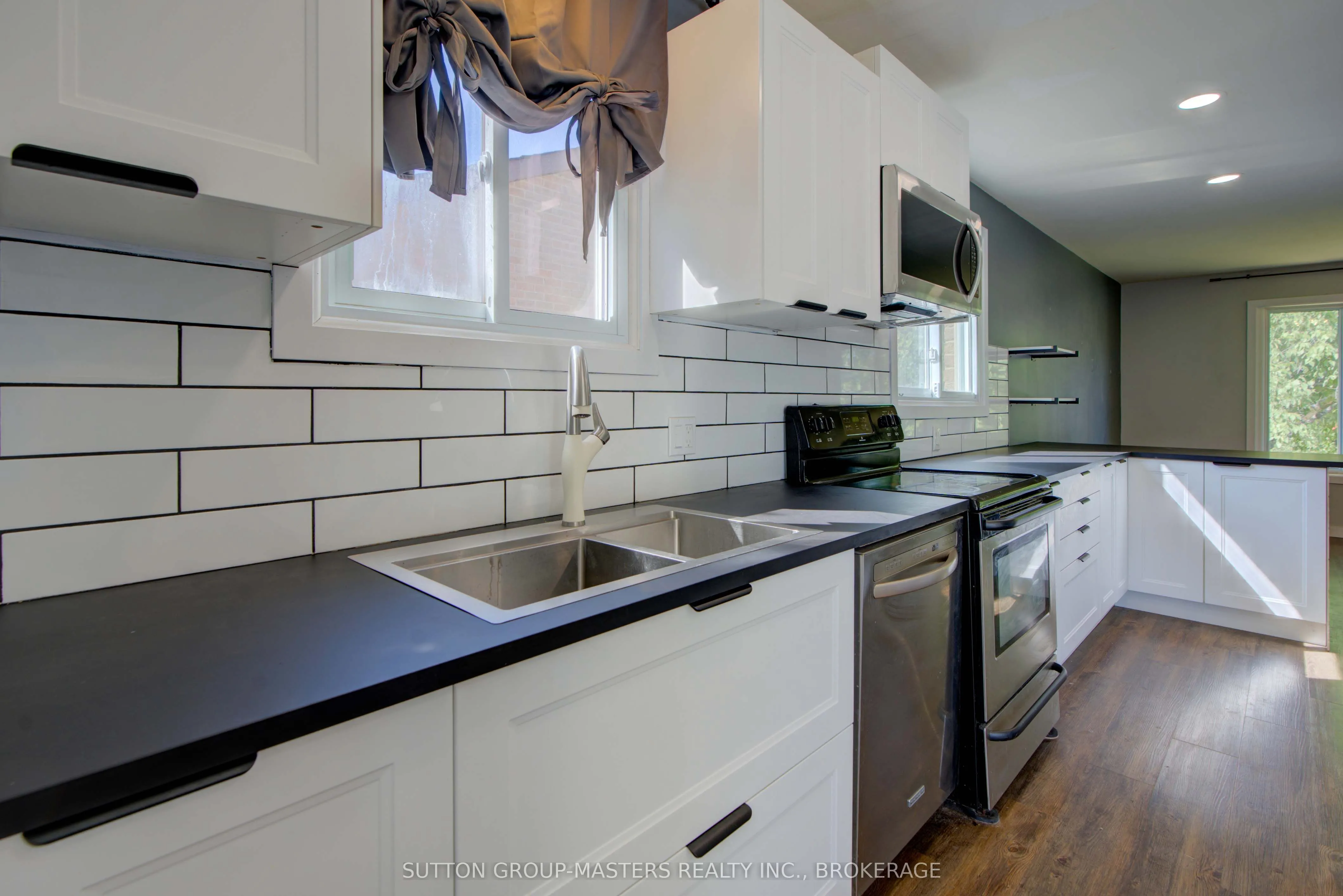 846 Sandringham Place