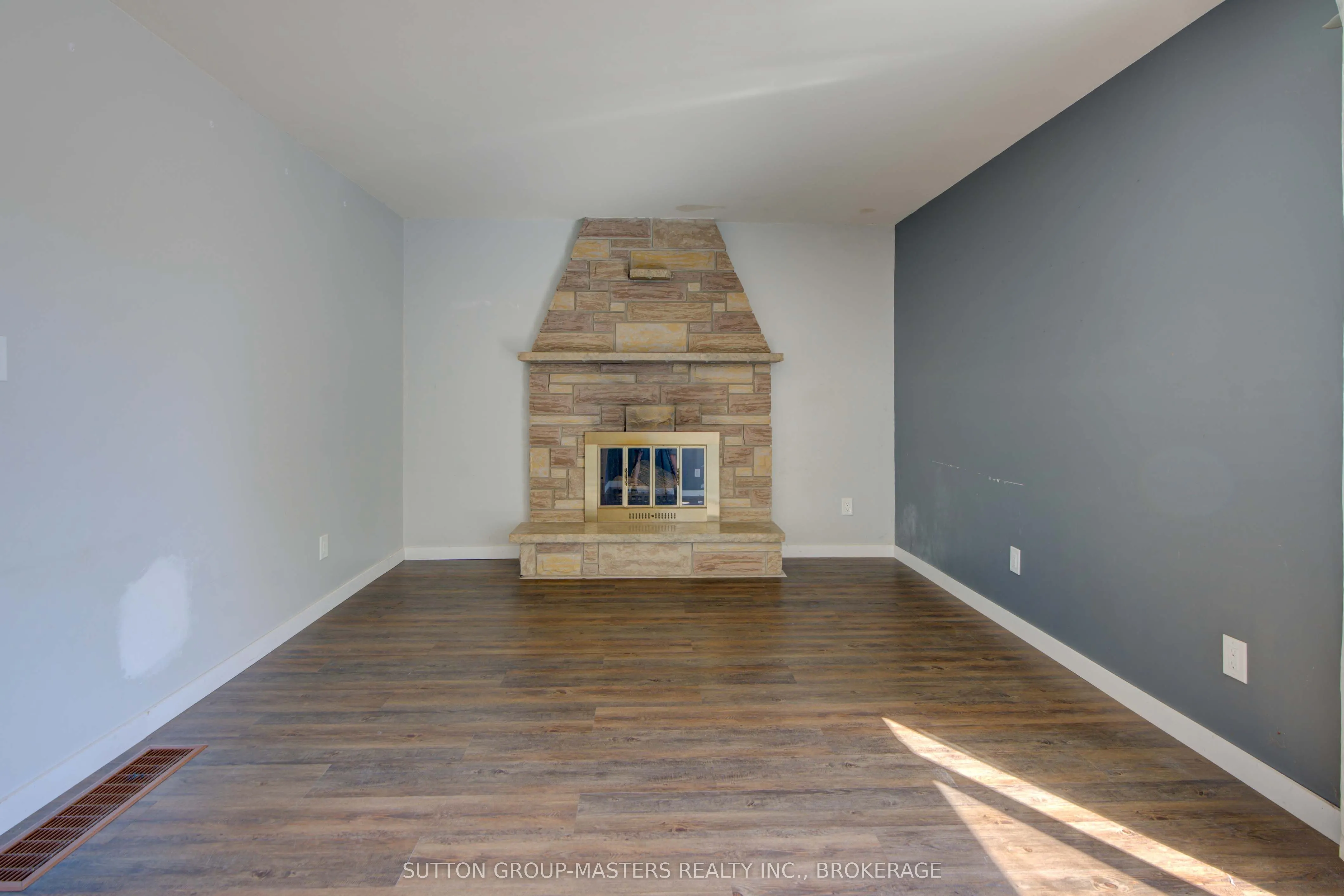 846 Sandringham Place