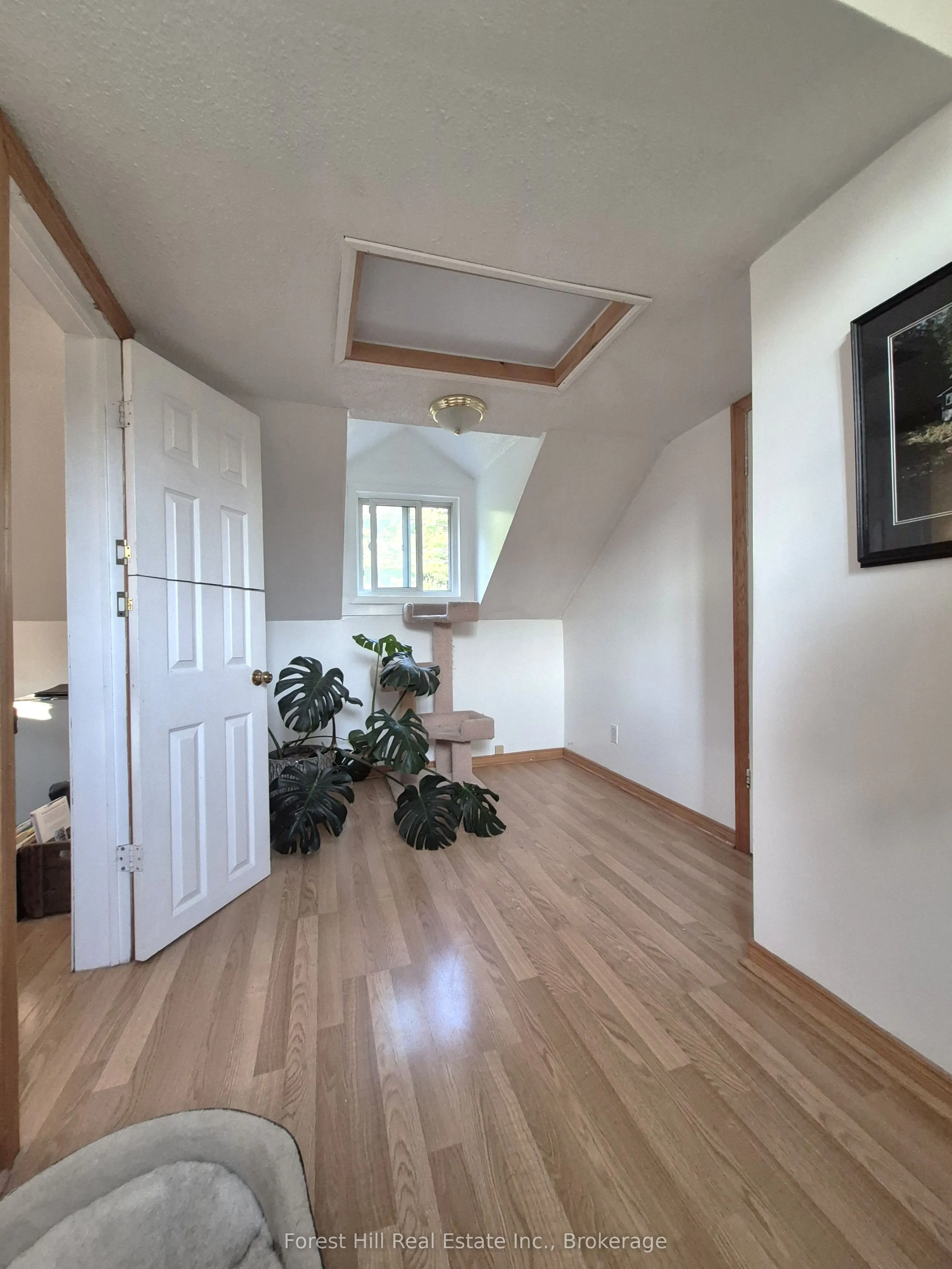 77 James Bay Junction Road S