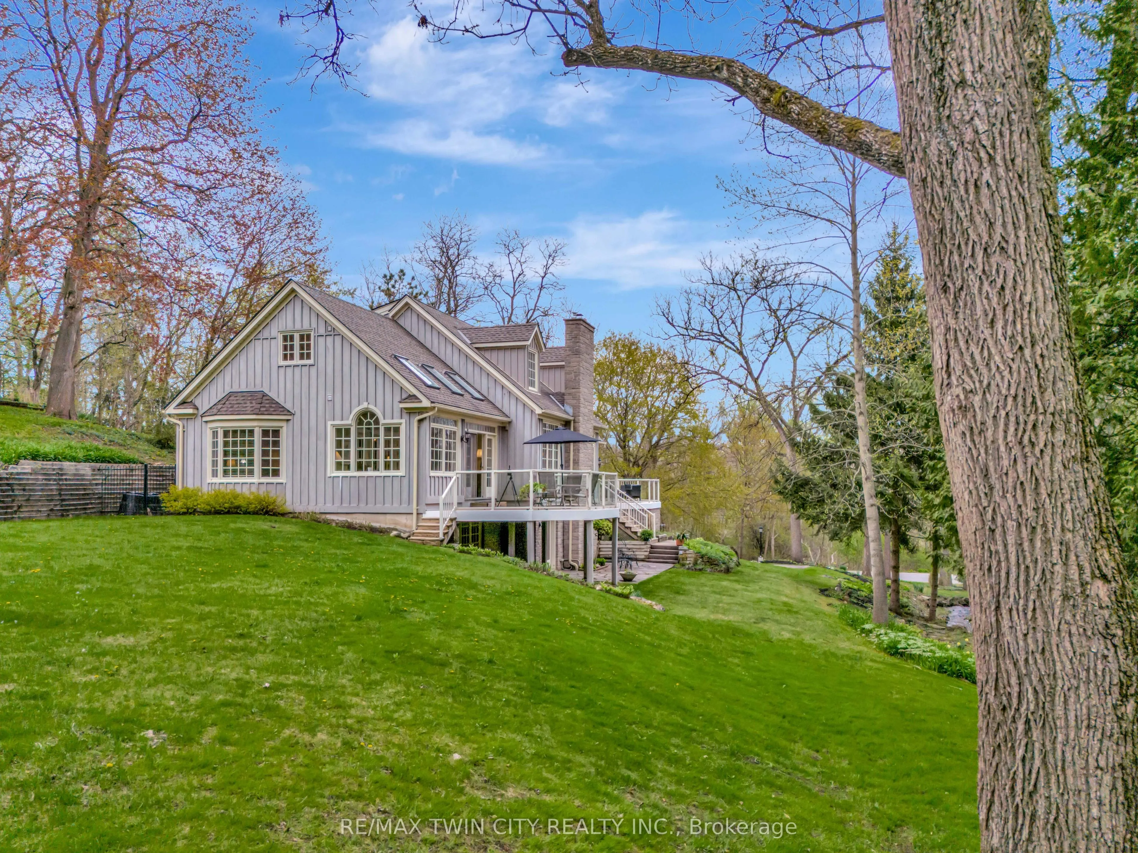 1298 WEST RIVER Road