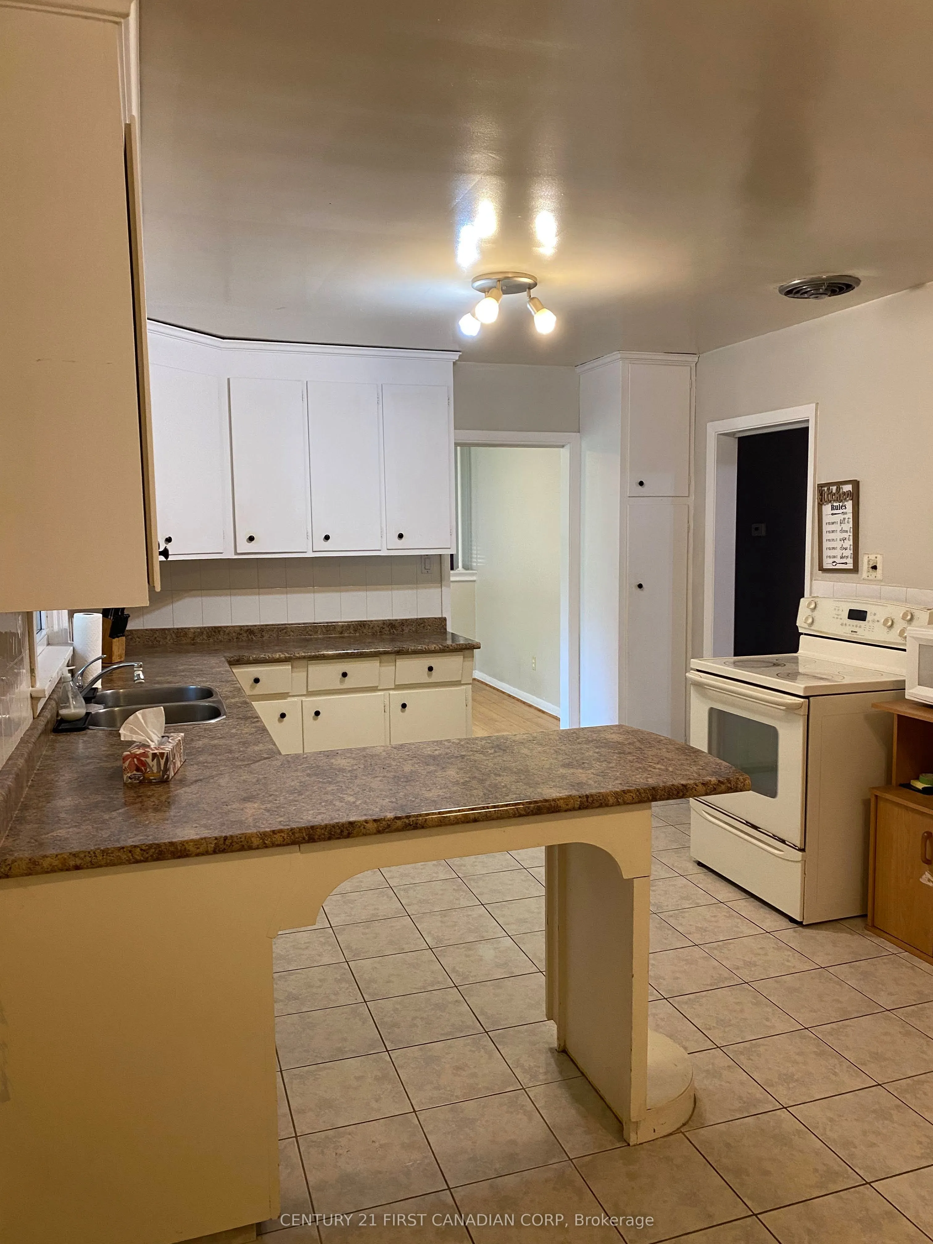 270 Sarnia Road, #main level