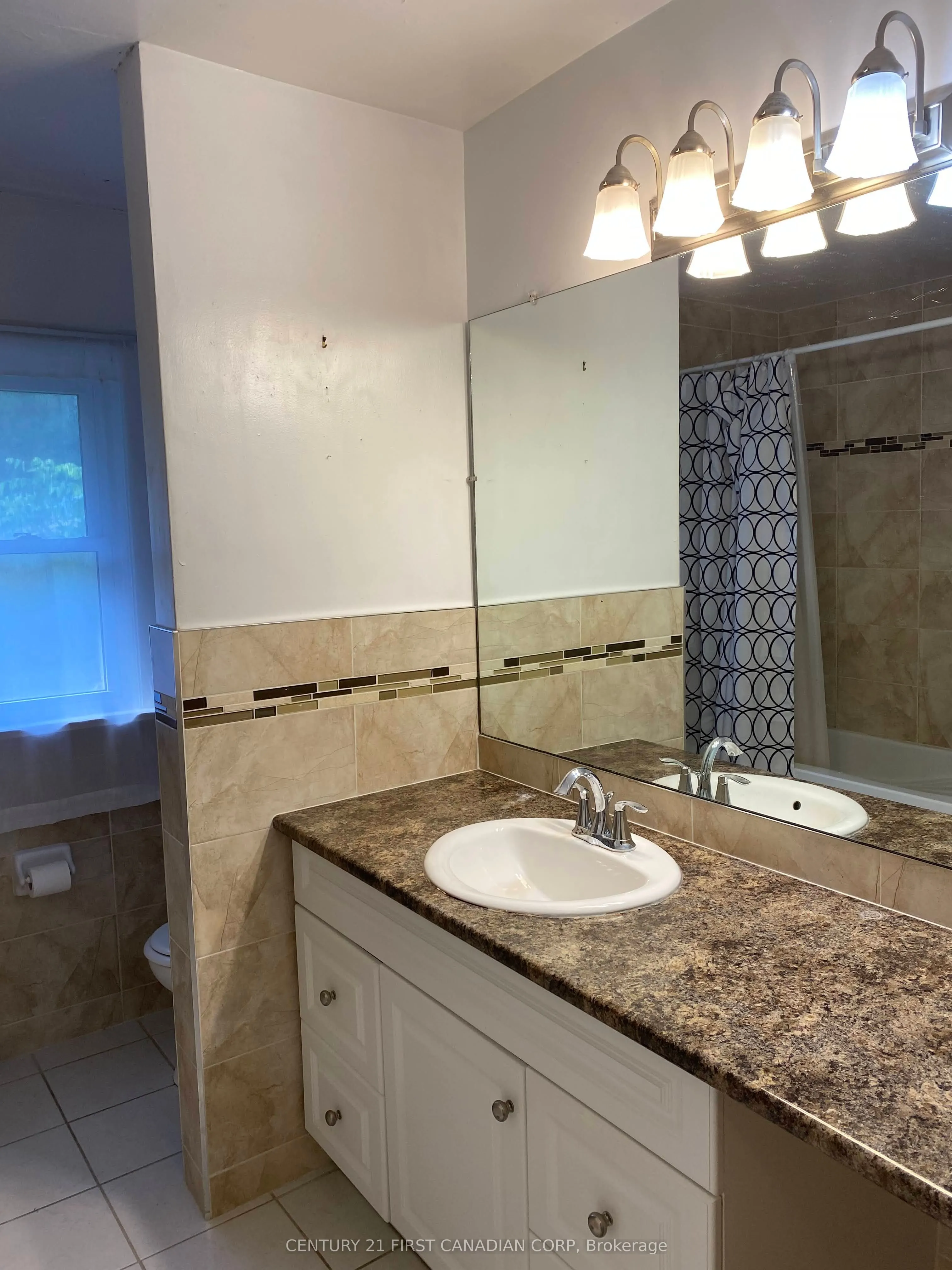 270 Sarnia Road, #main level
