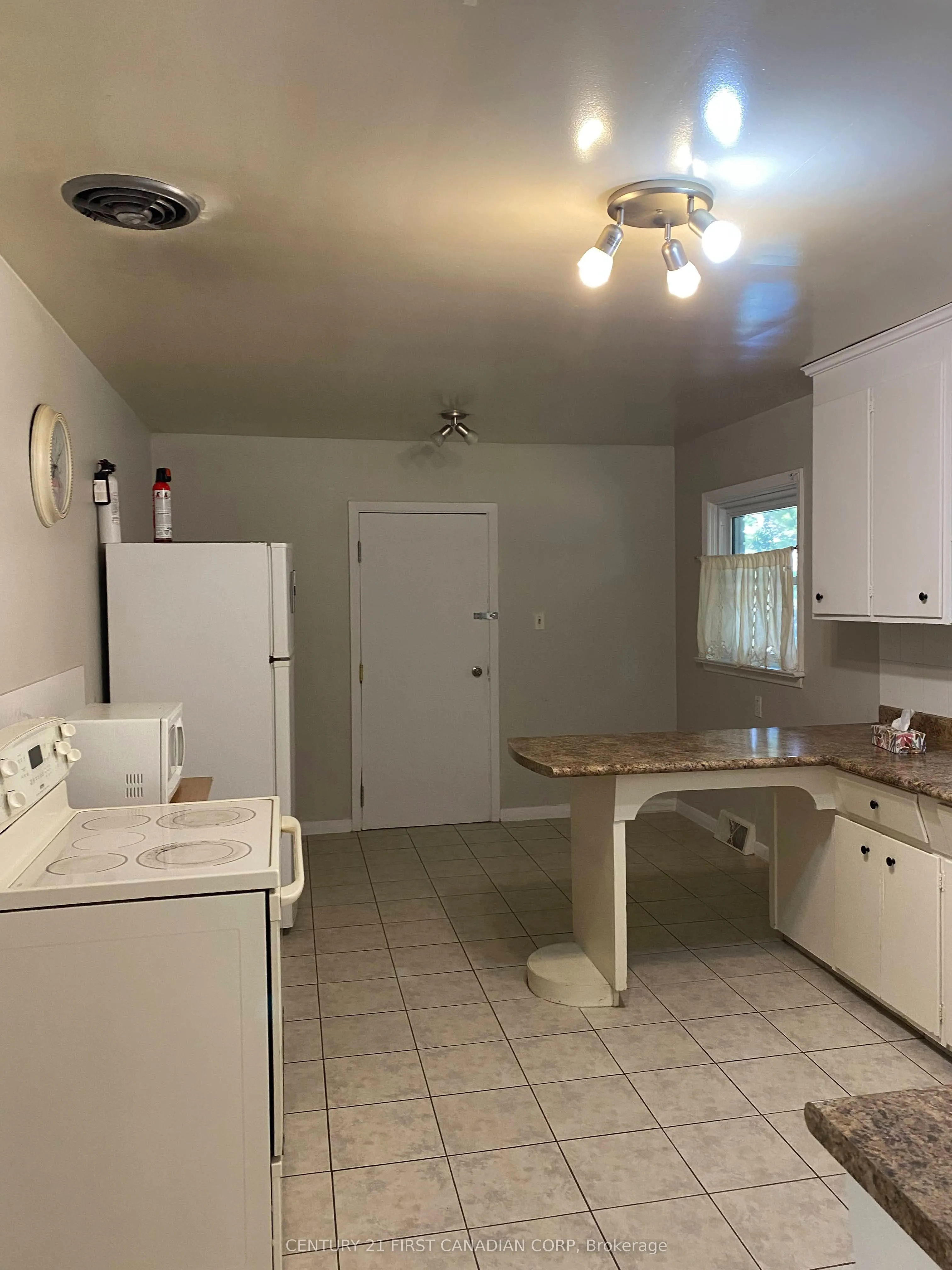 270 Sarnia Road, #main level