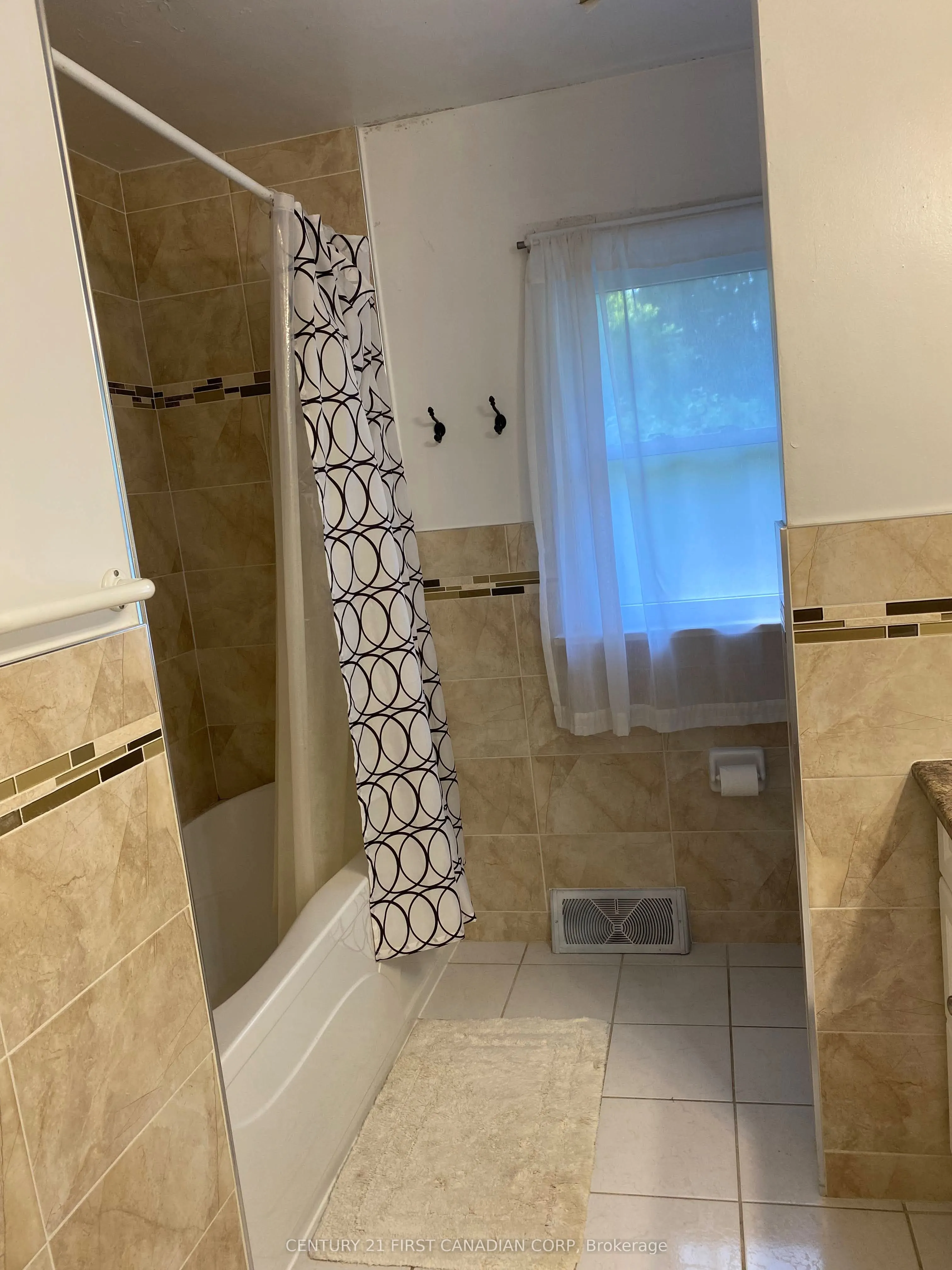 270 Sarnia Road, #main level