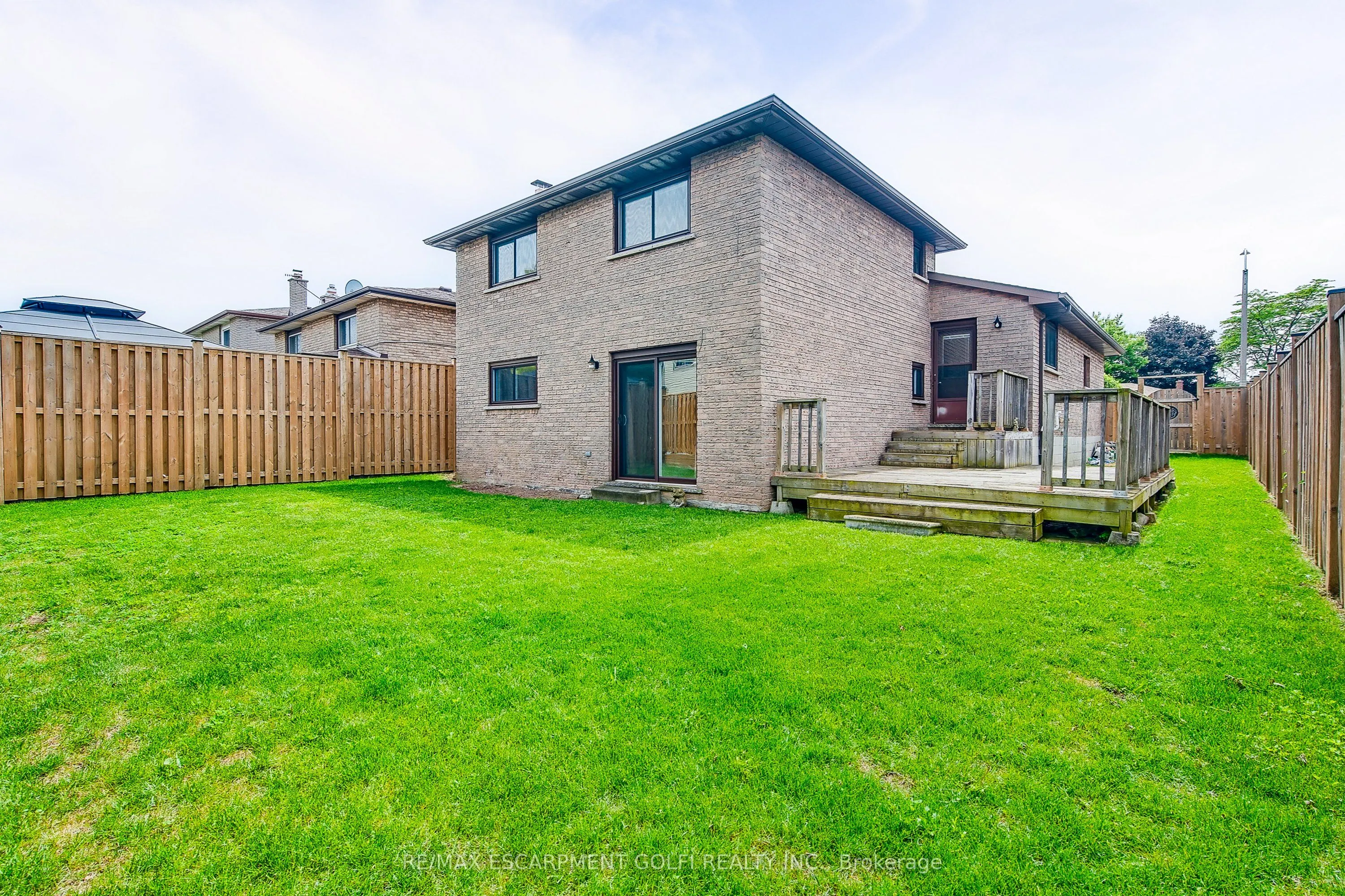 9 Valanna Court