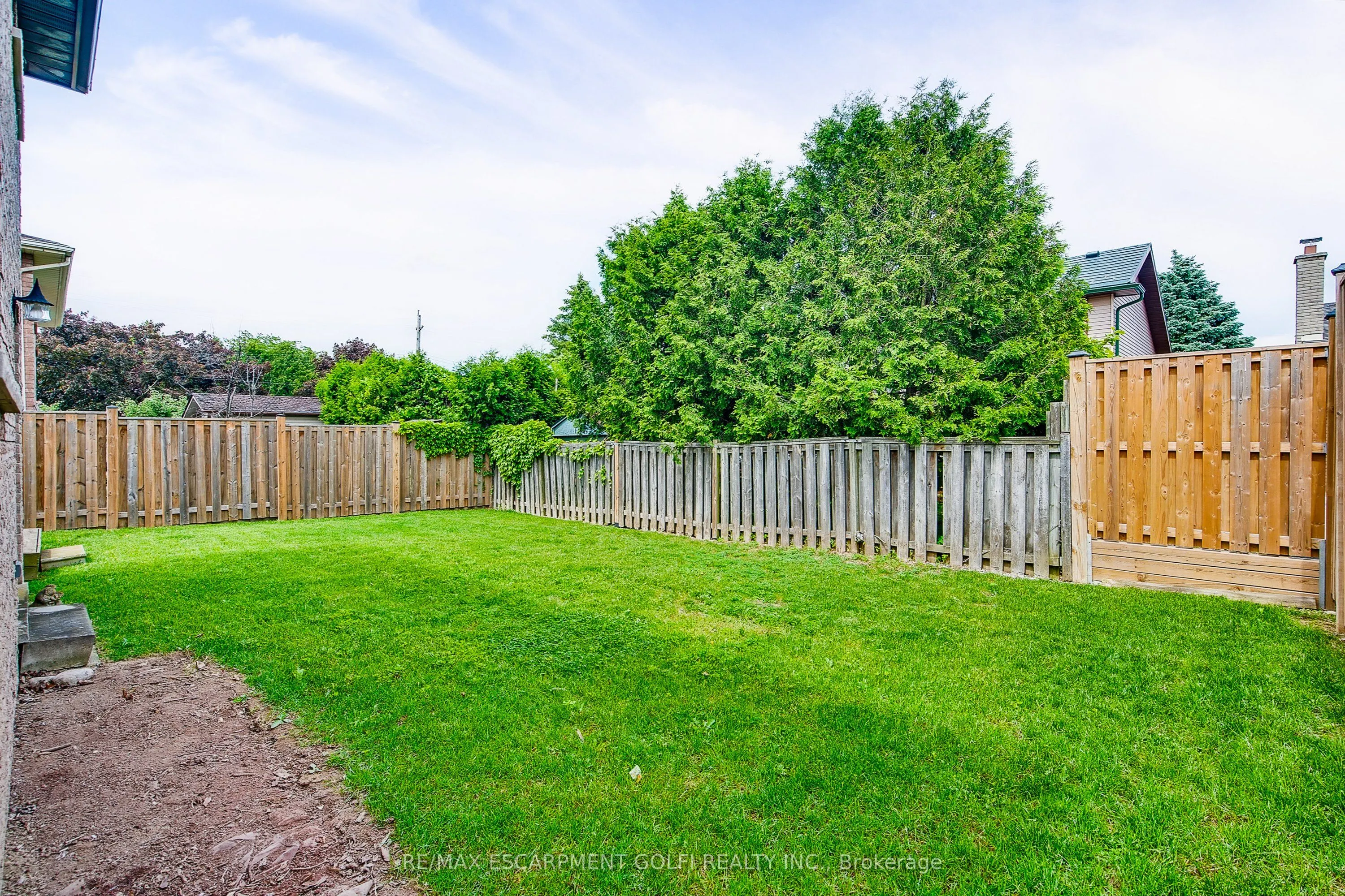 9 Valanna Court