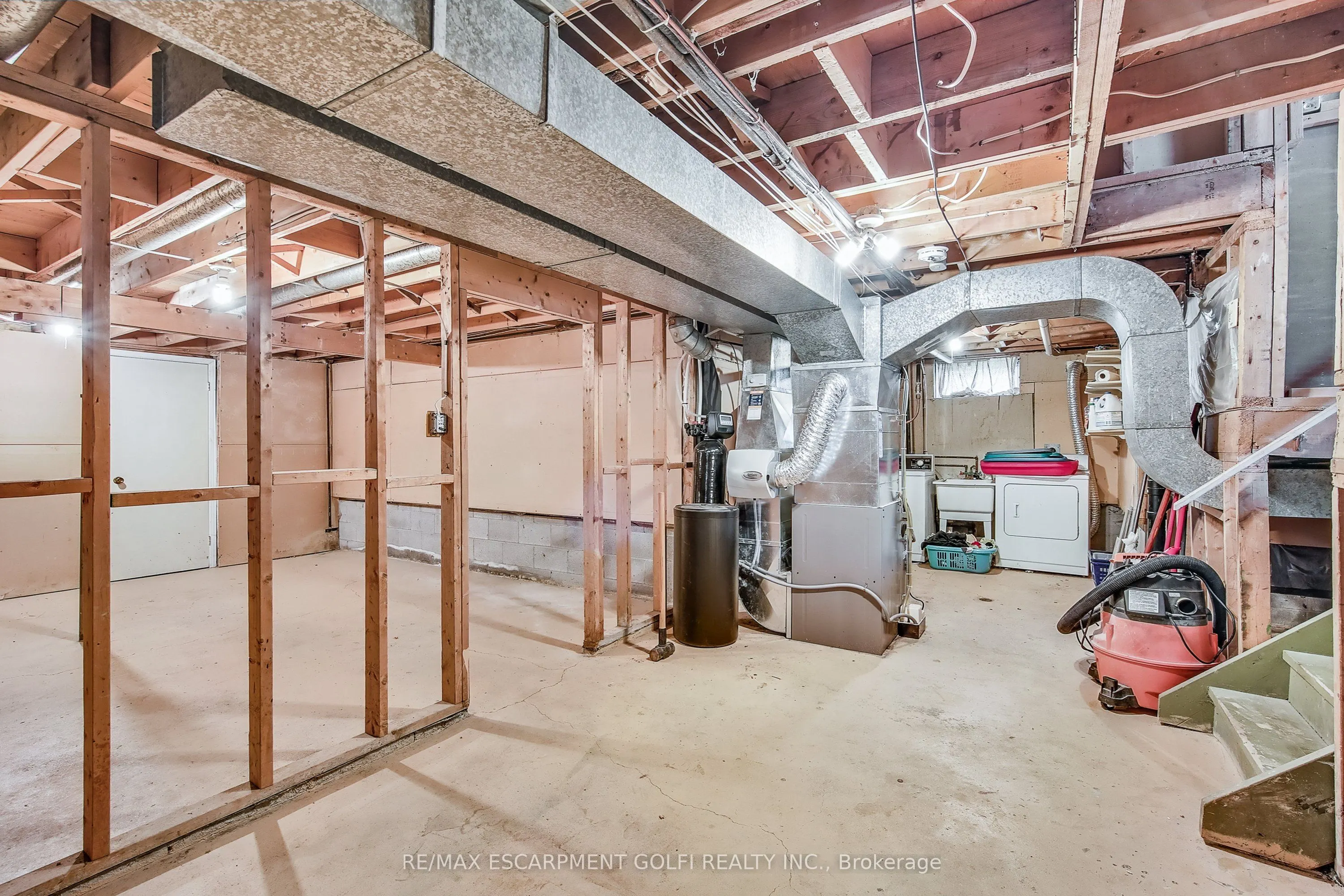 9 Valanna Court