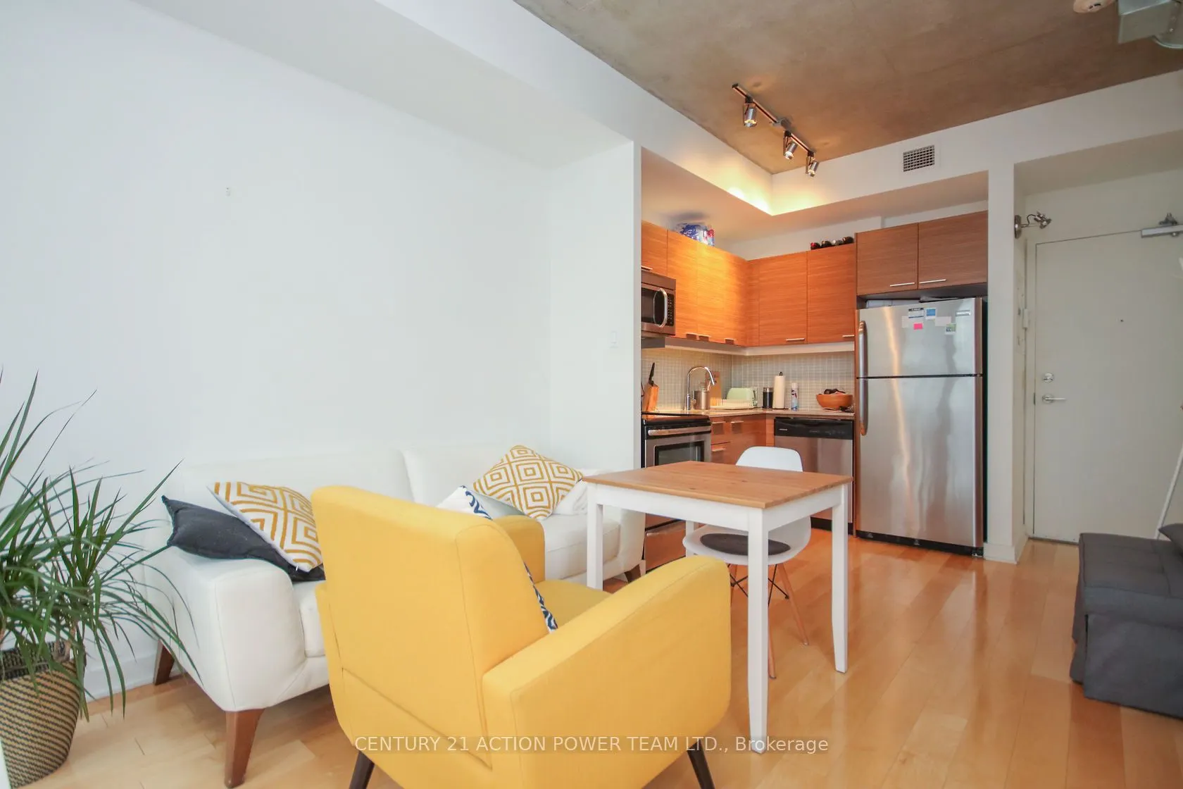 349 Mcleod Street, #827