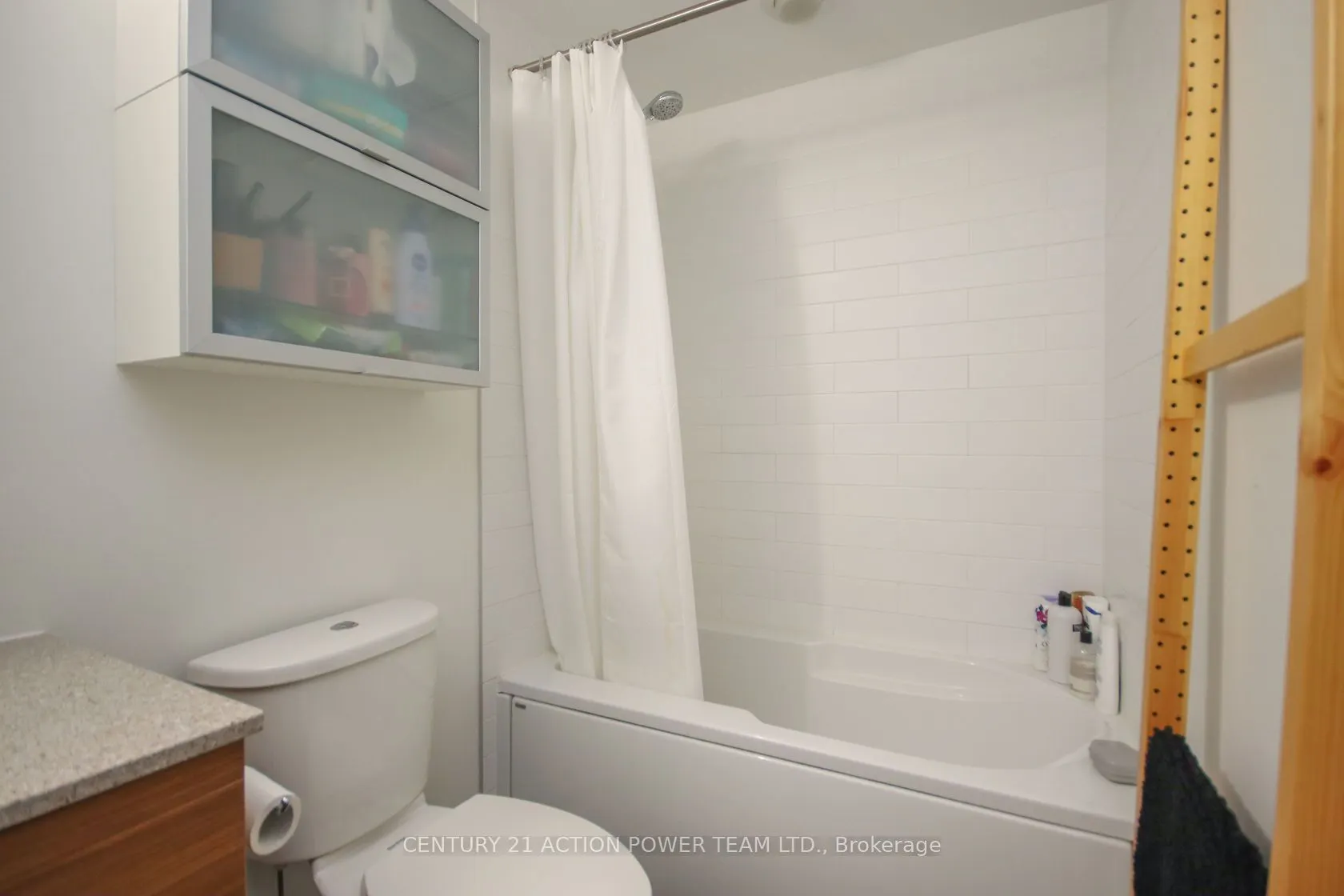 349 Mcleod Street, #827