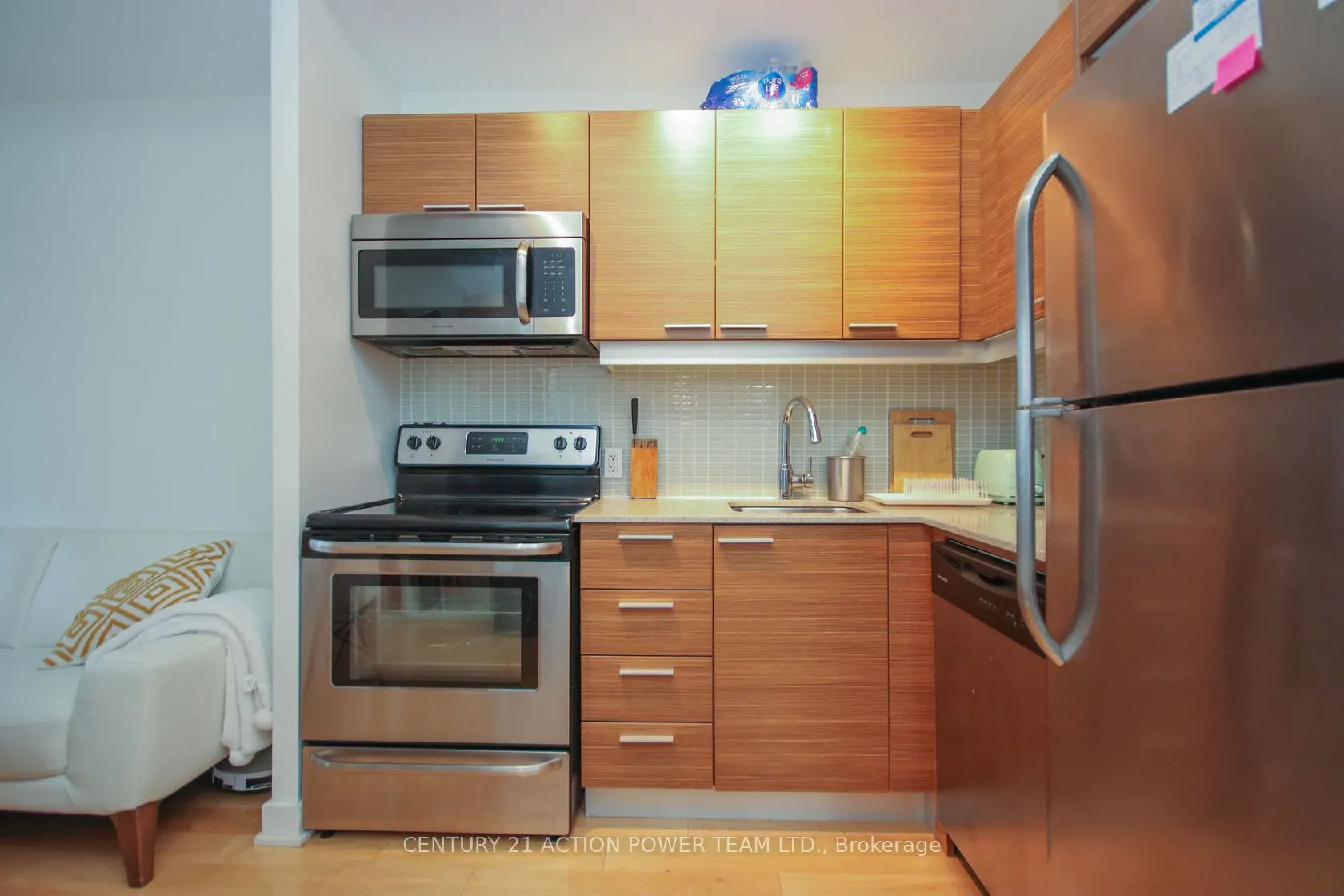 349 Mcleod Street, #827