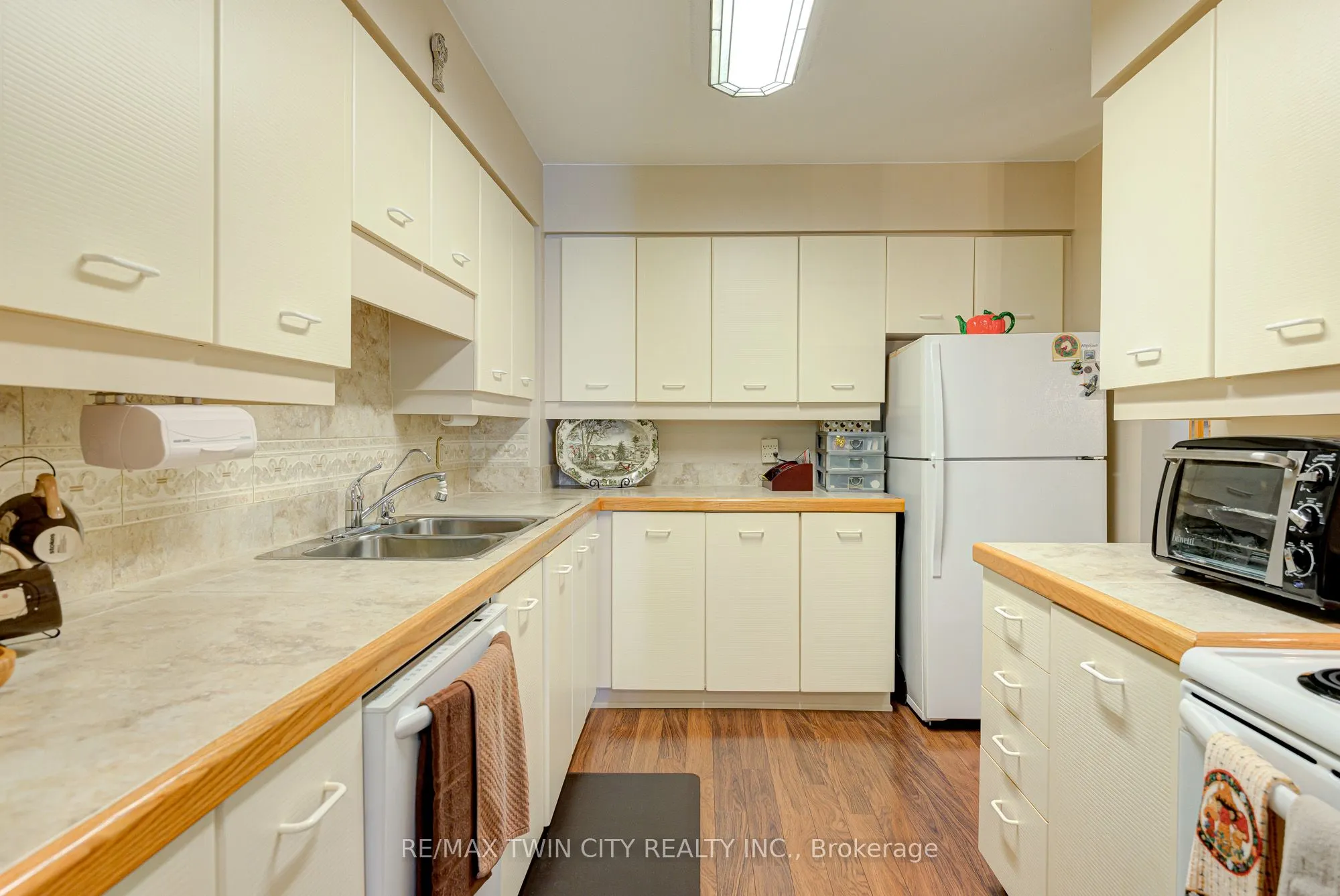 523 Beechwood Drive, #12