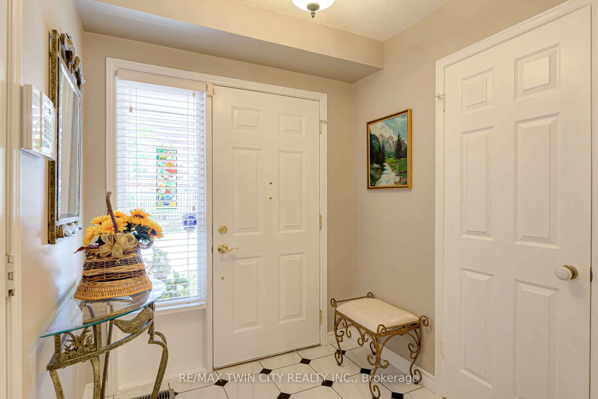 523 Beechwood Drive, #12