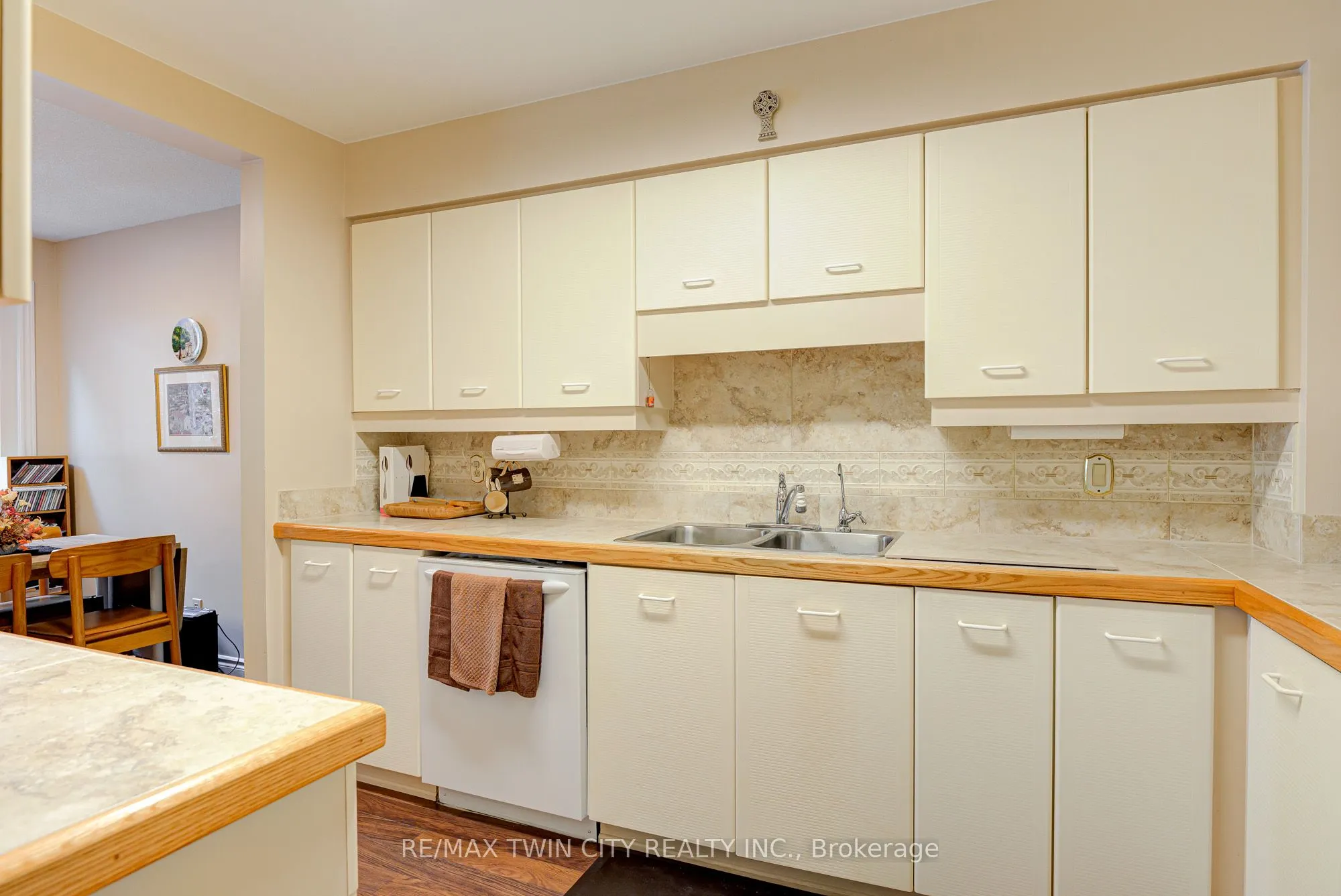 523 Beechwood Drive, #12