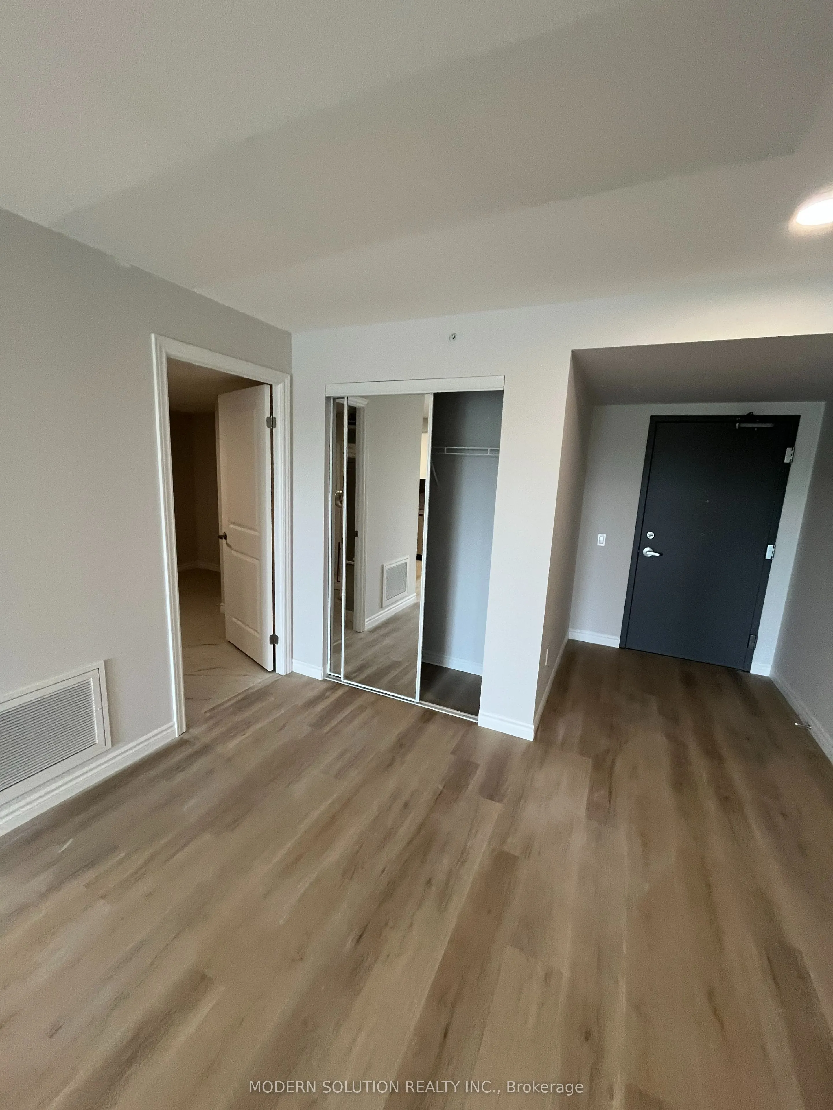 425 Watson Parkway N, #1006