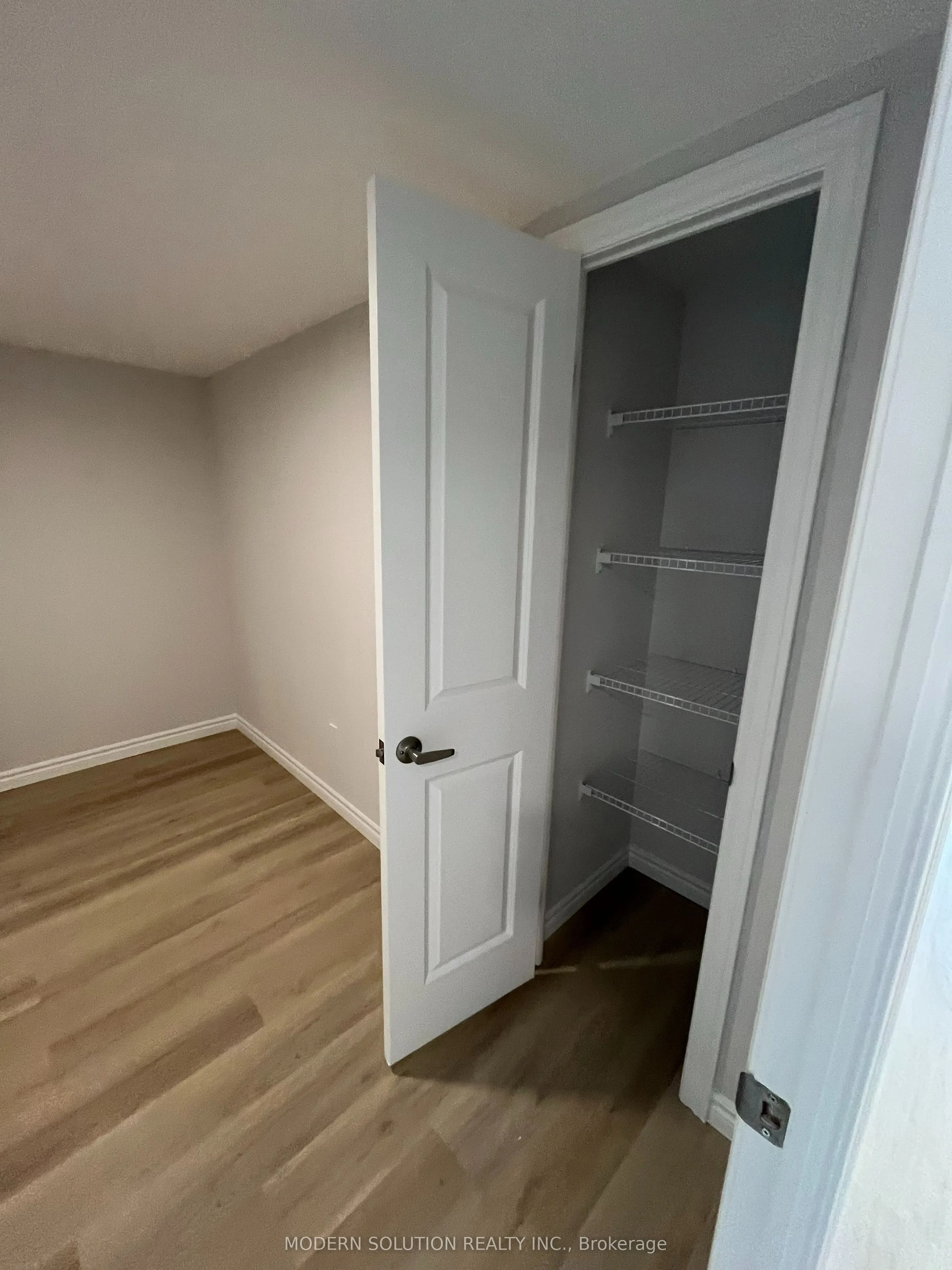 425 Watson Parkway N, #1006