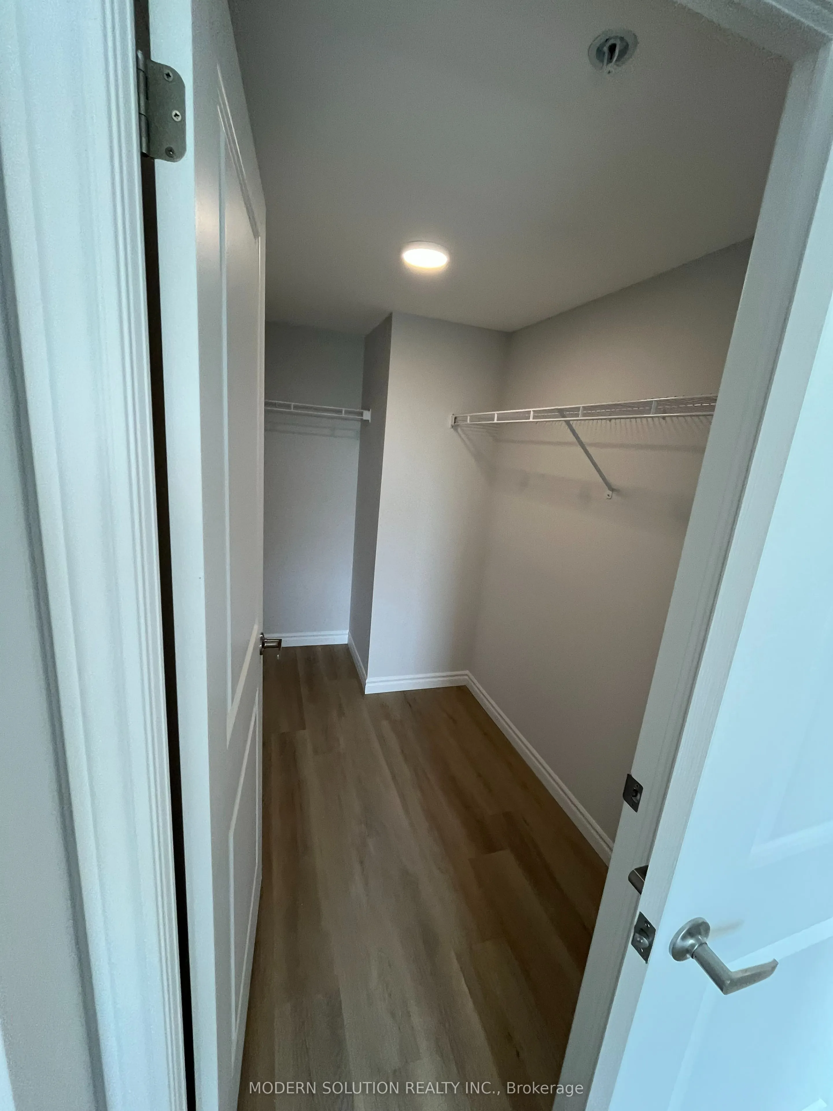 425 Watson Parkway N, #1006