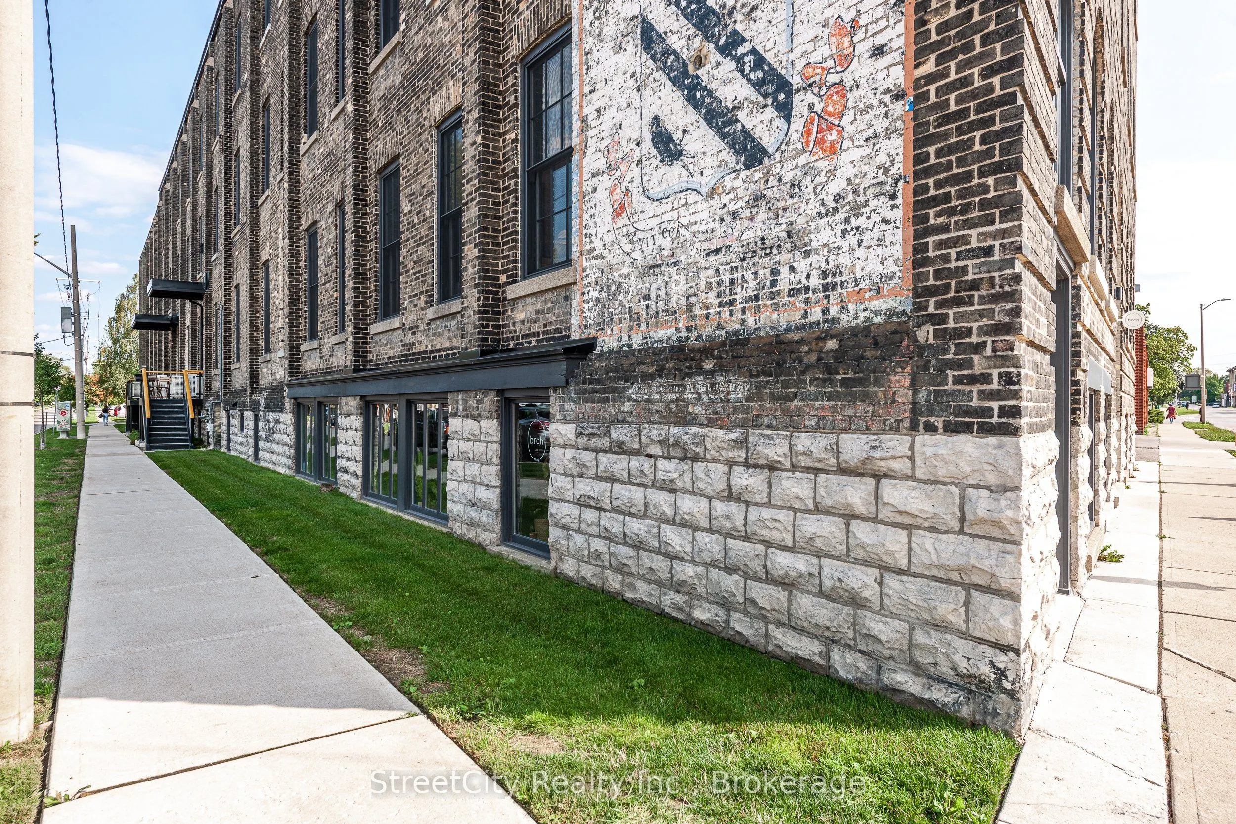 245 Downie Street, #104