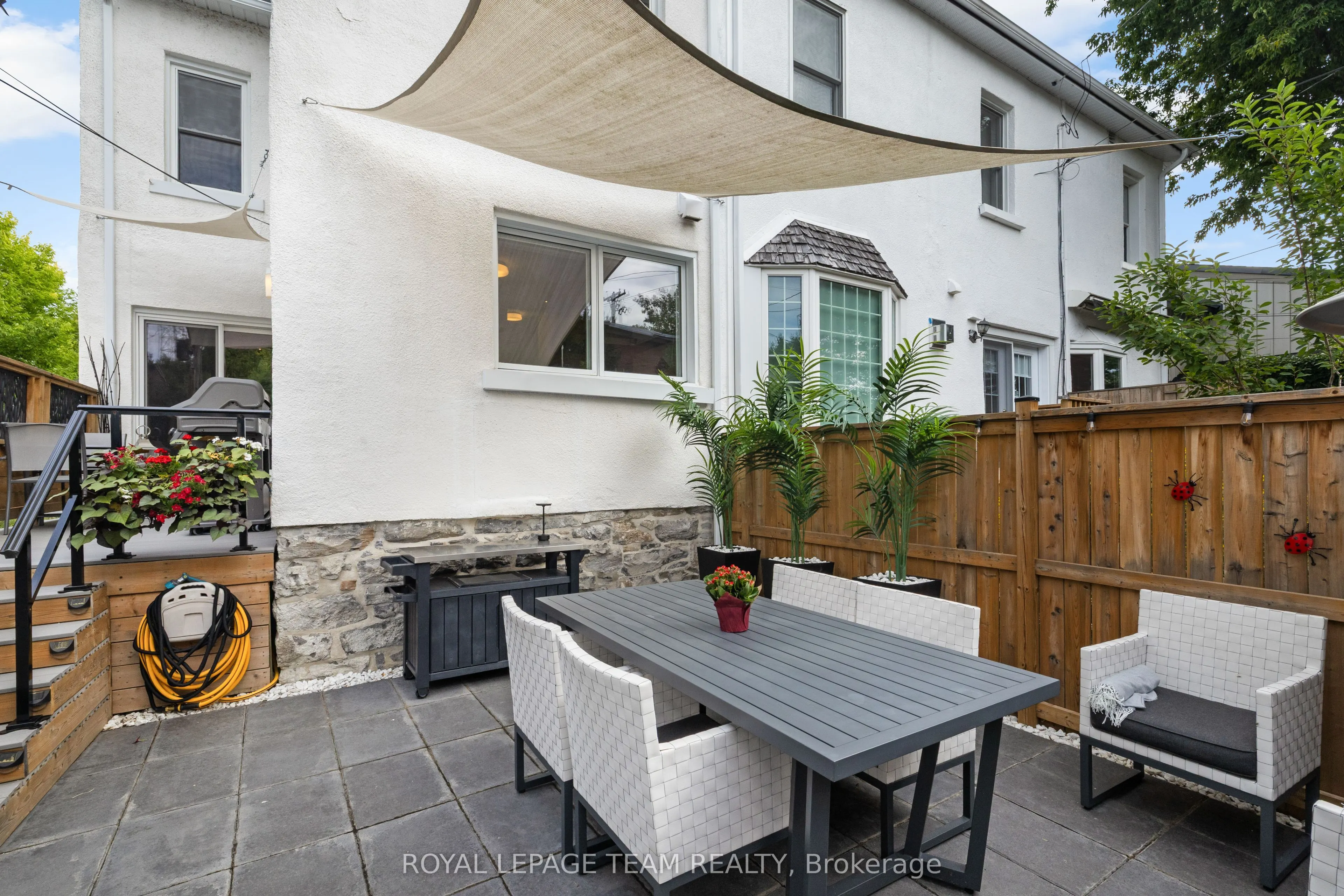 19 Crichton Street