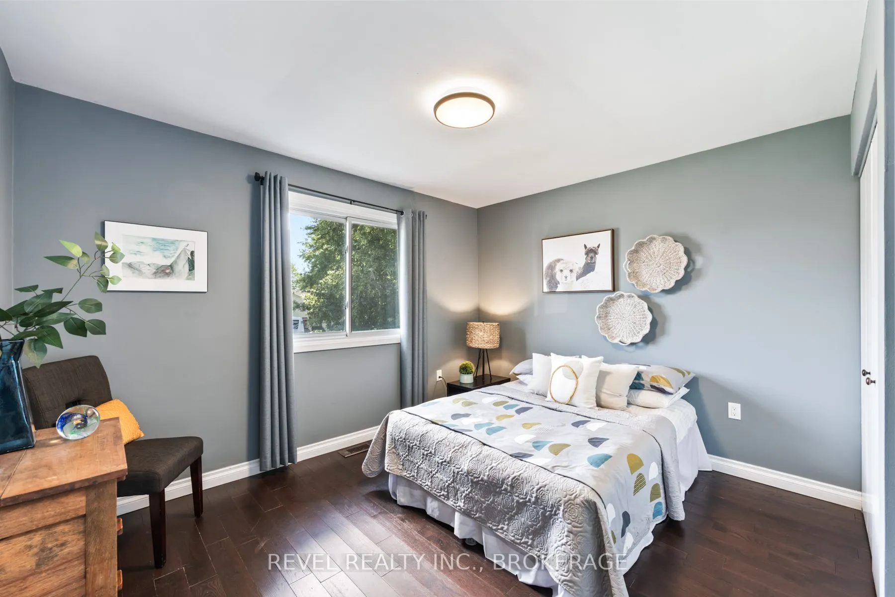 367 Carrie Crescent