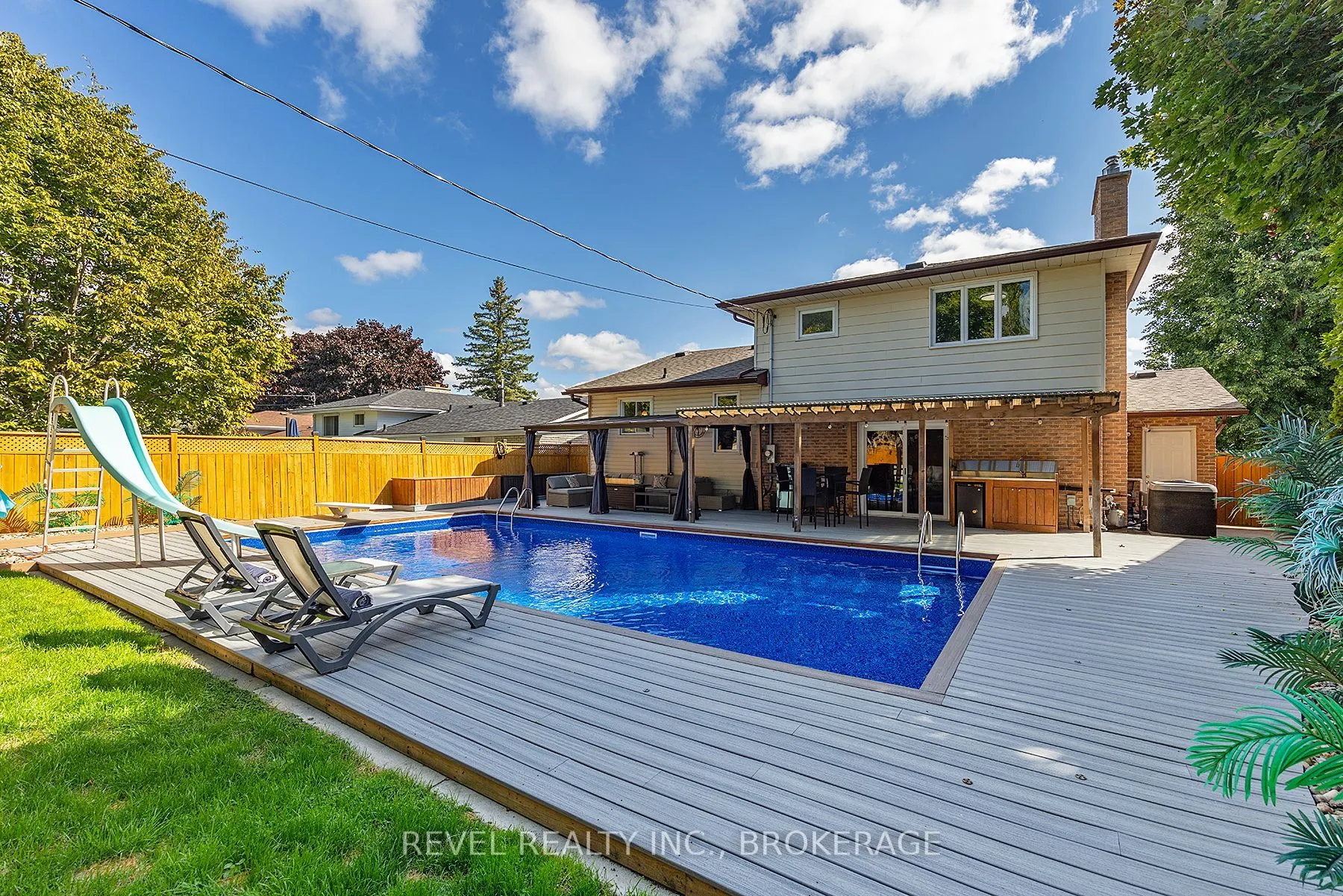 367 Carrie Crescent