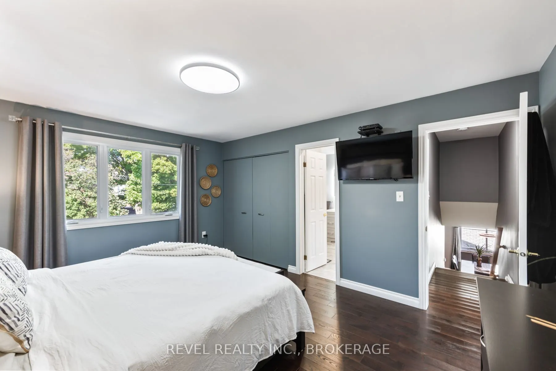 367 Carrie Crescent