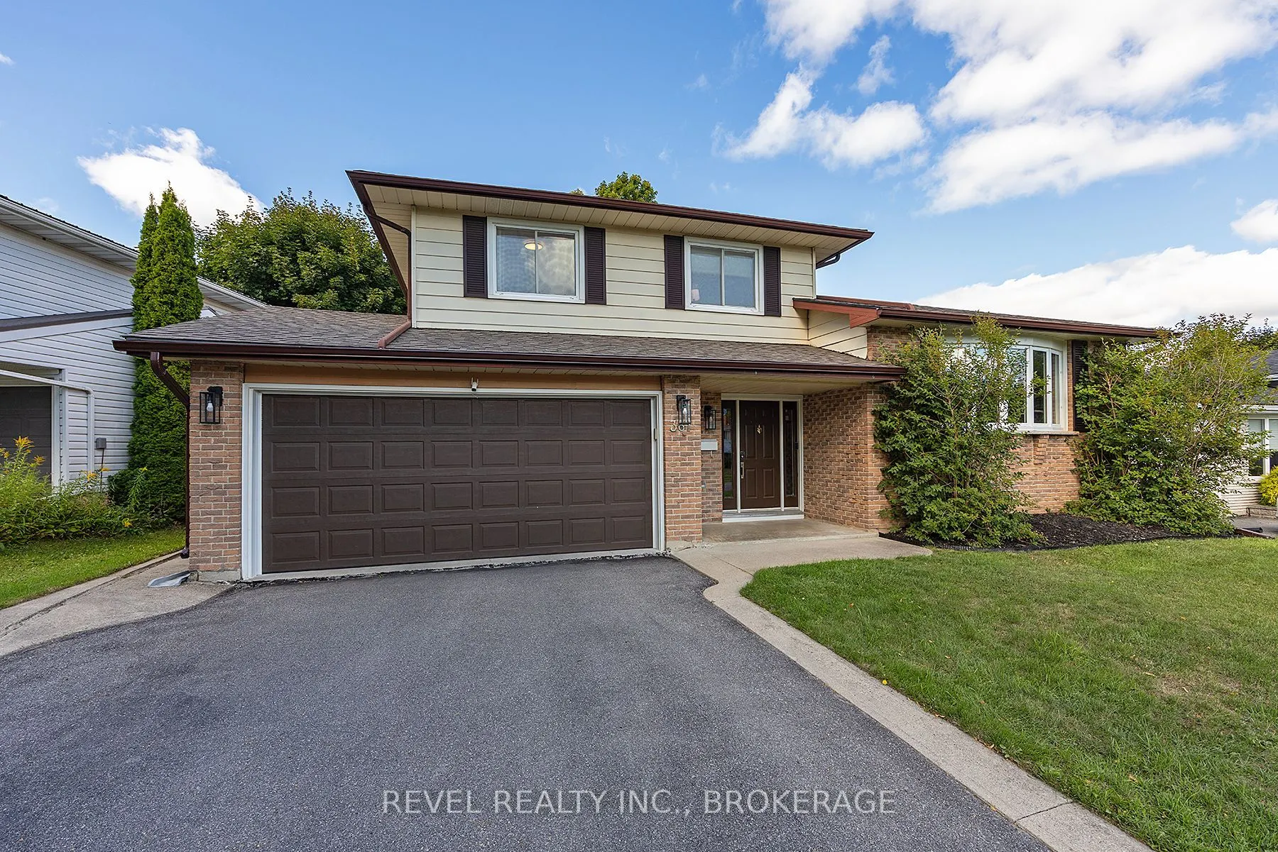 367 Carrie Crescent