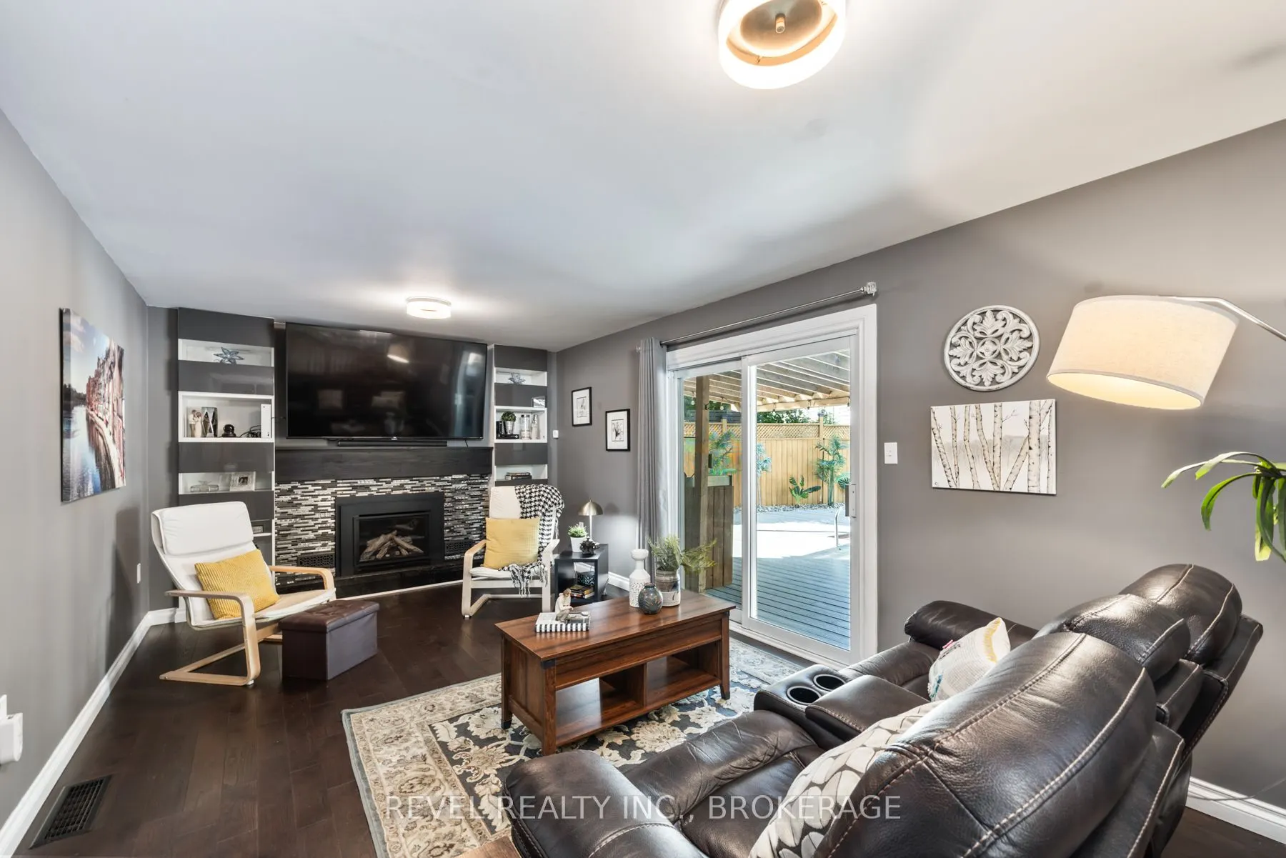 367 Carrie Crescent