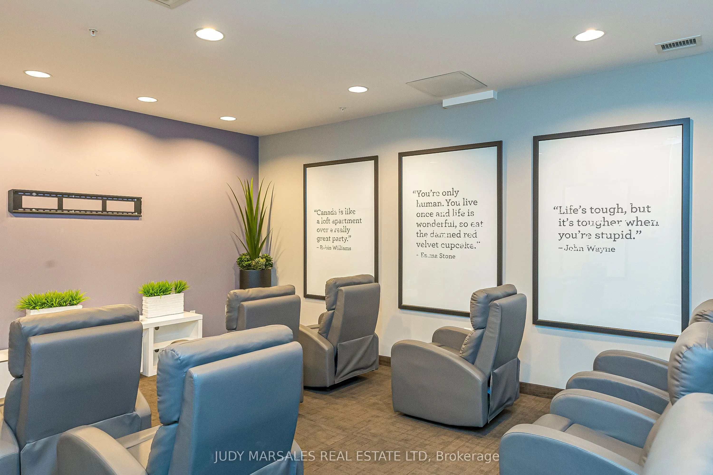 85 Robinson Street, #1010