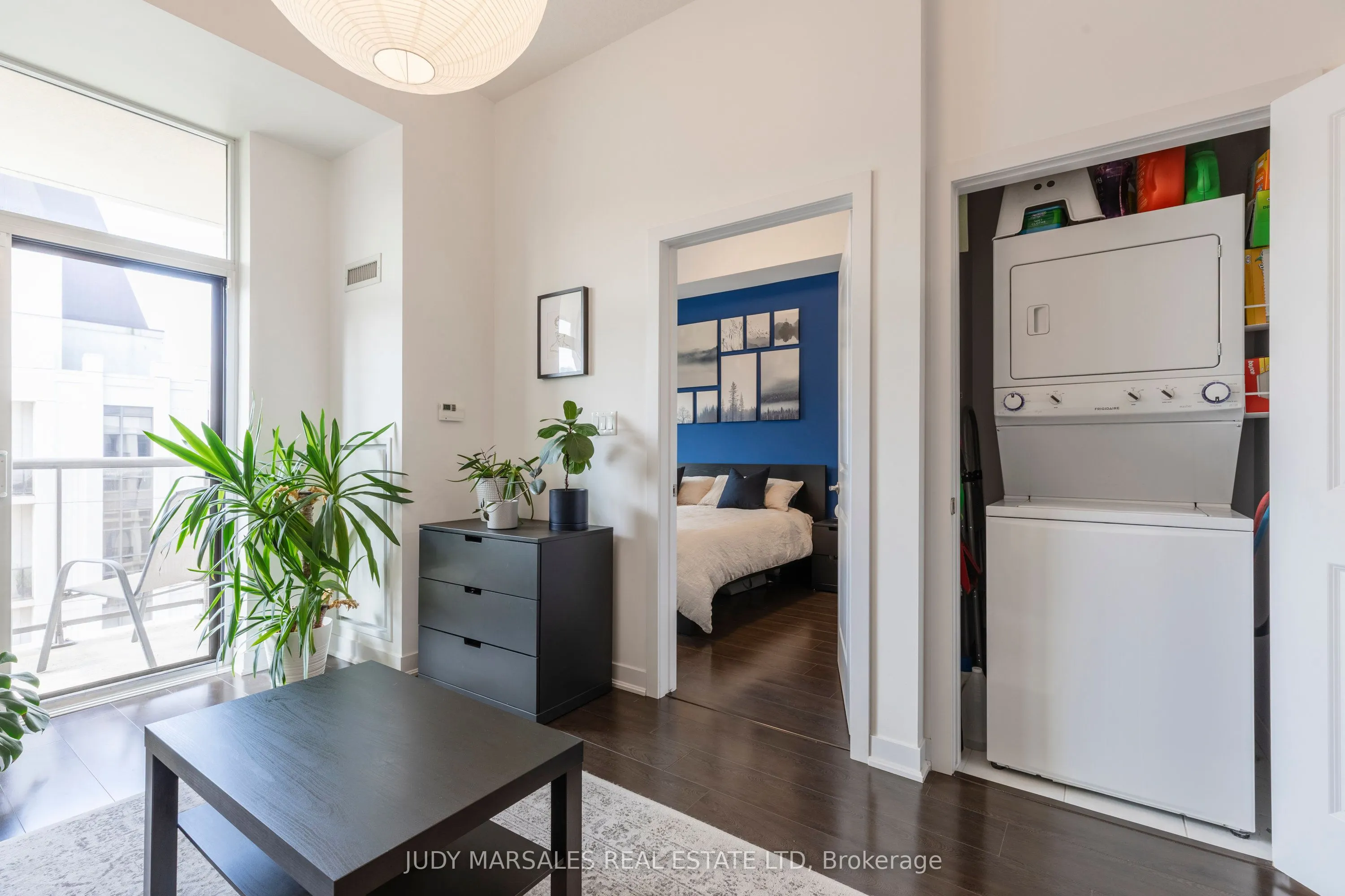 85 Robinson Street, #1010