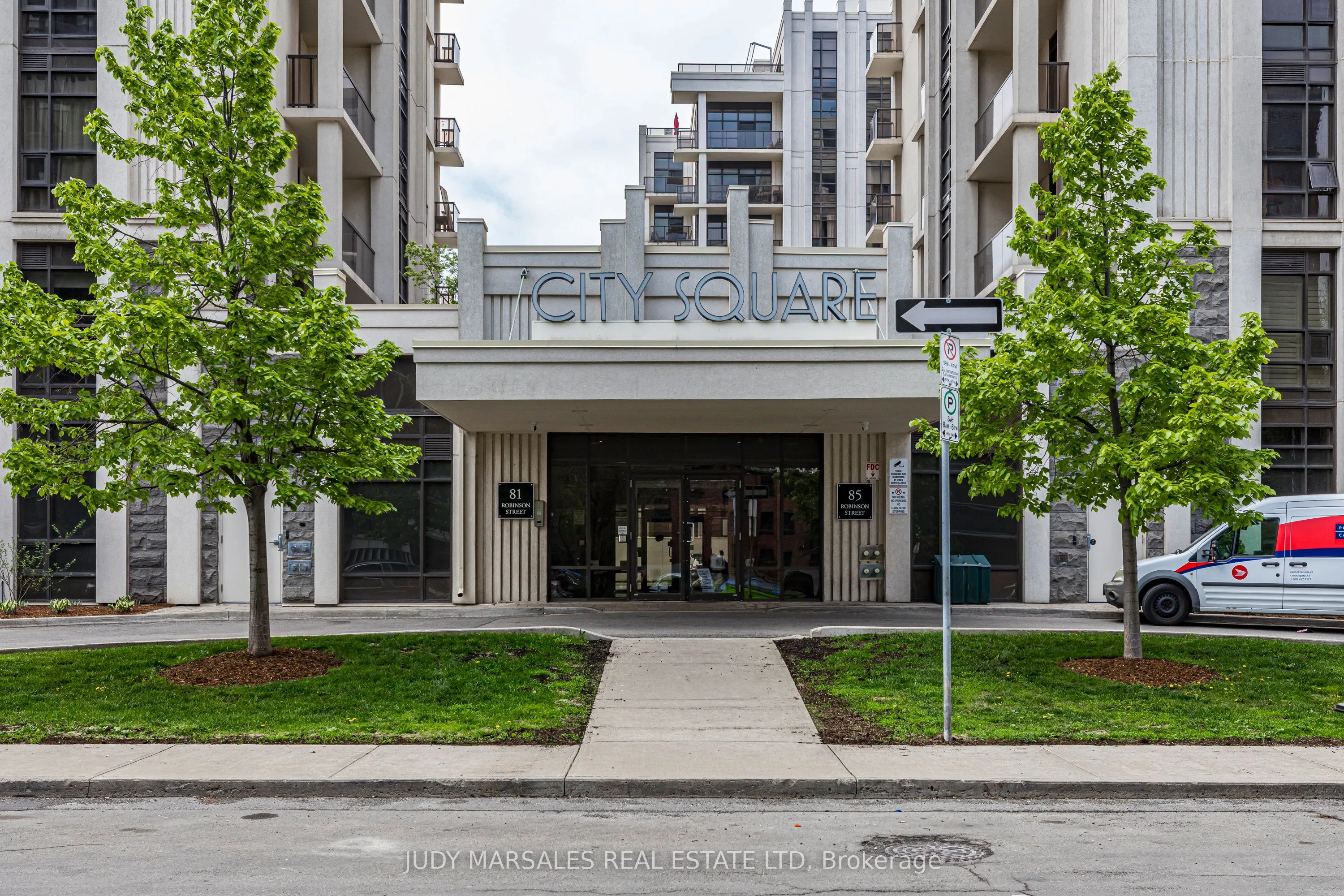 85 Robinson Street, #1010
