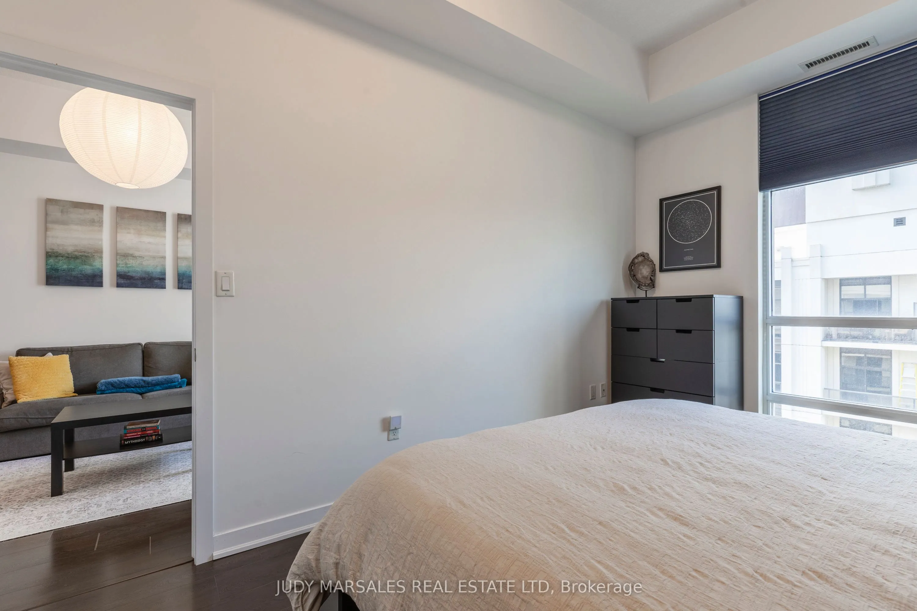85 Robinson Street, #1010