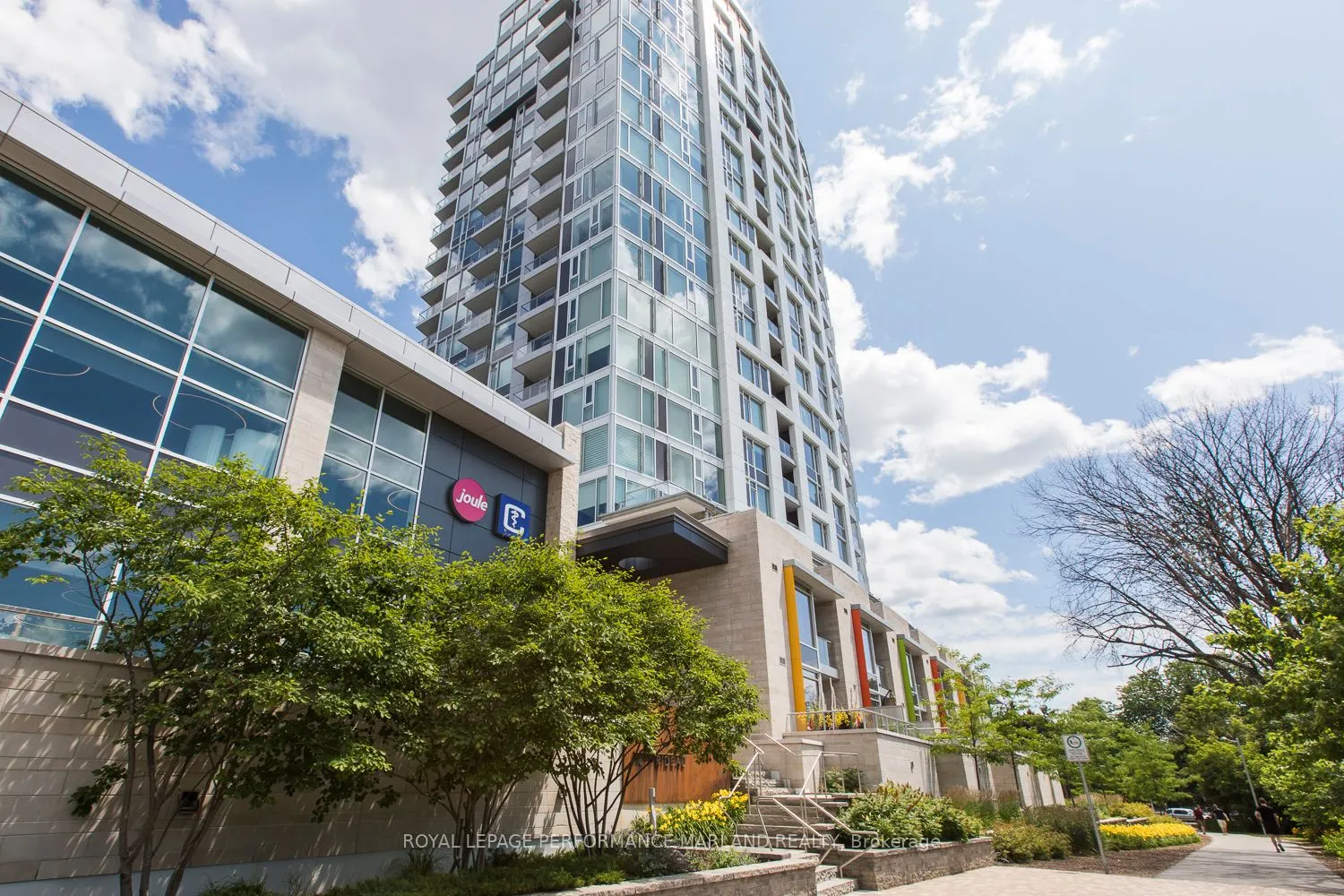 1035 Bank Street, #902