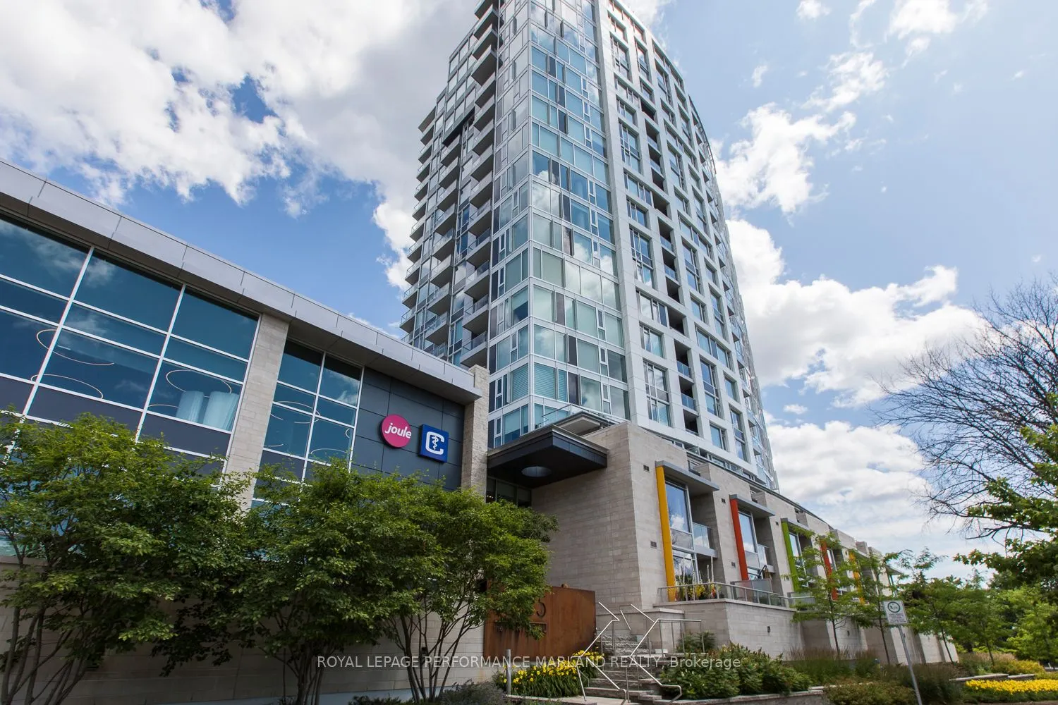 1035 Bank Street, #902
