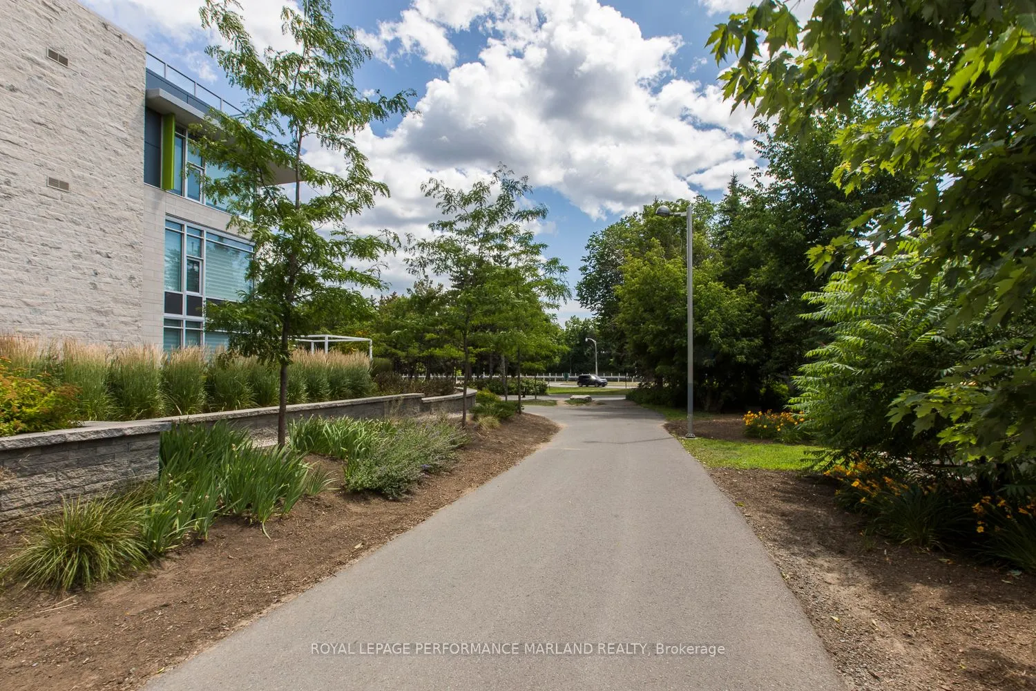 1035 Bank Street, #902