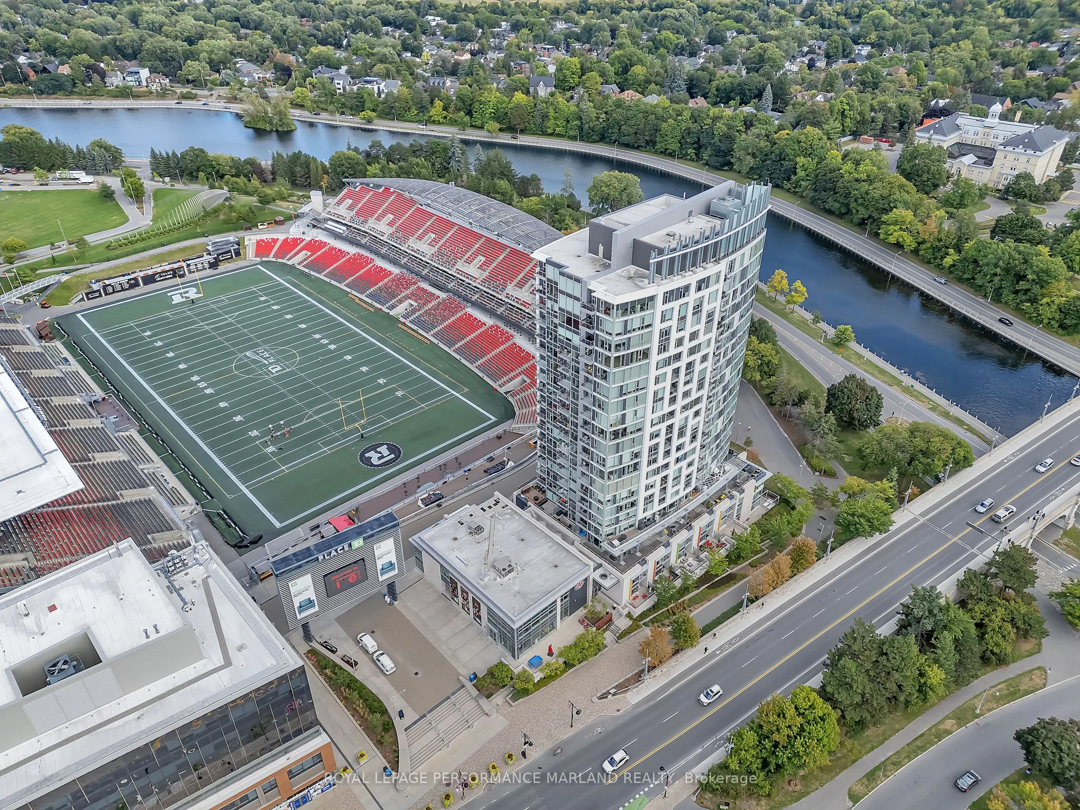 1035 Bank Street, #902