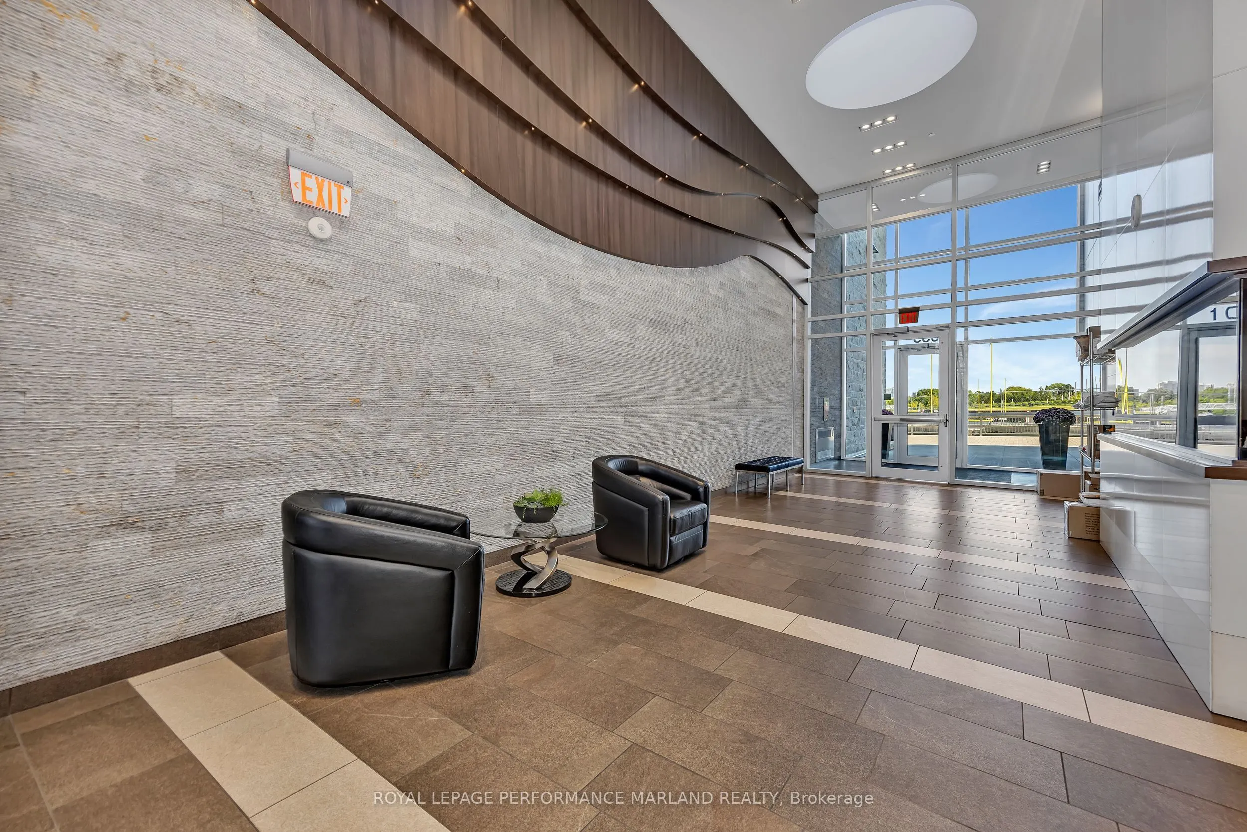 1035 Bank Street, #902