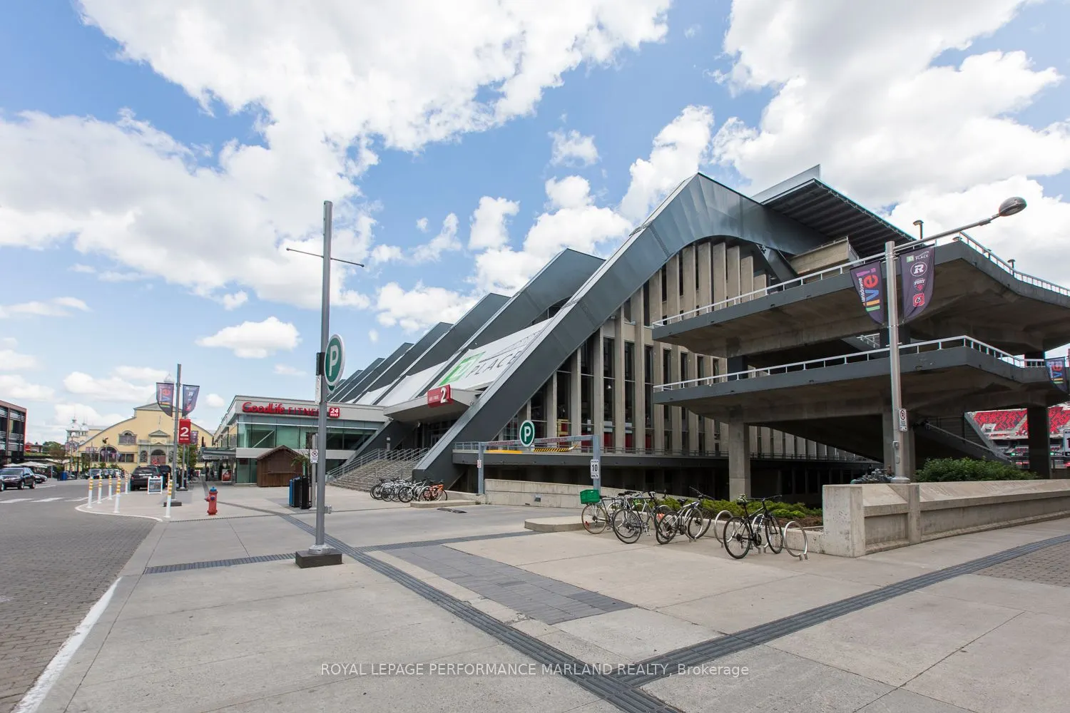 1035 Bank Street, #902