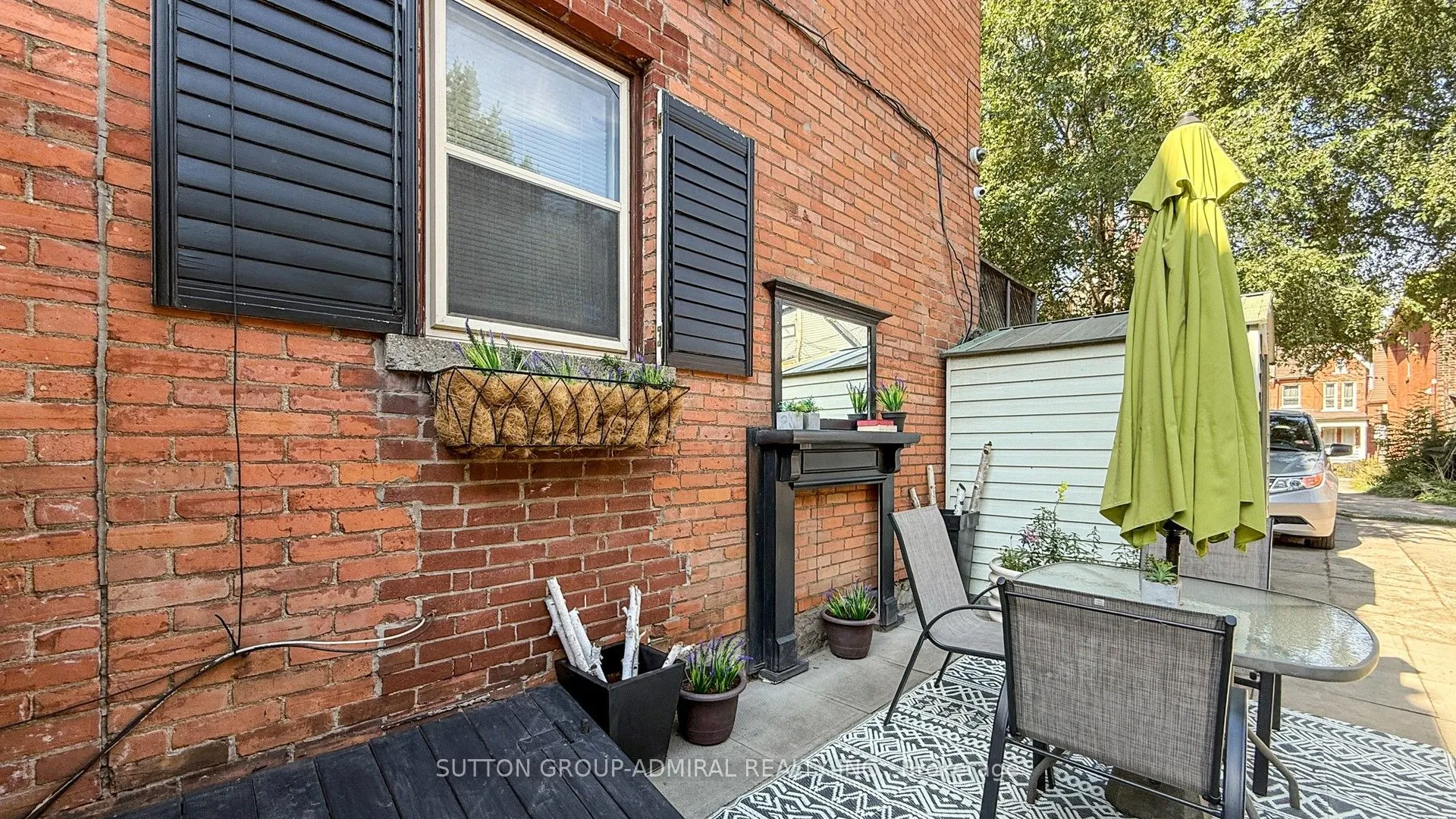 164 WENTWORTH Street S