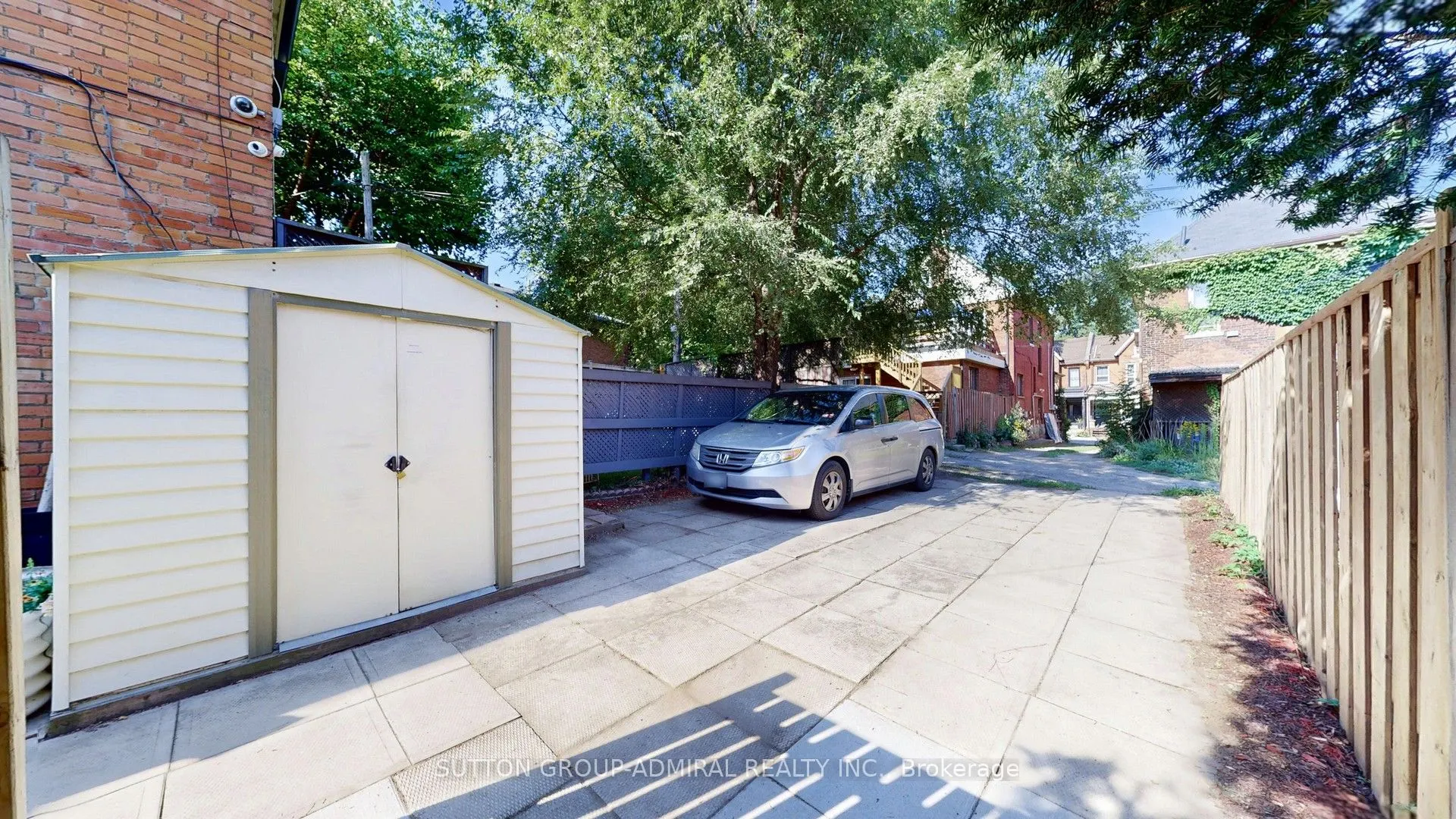 164 WENTWORTH Street S