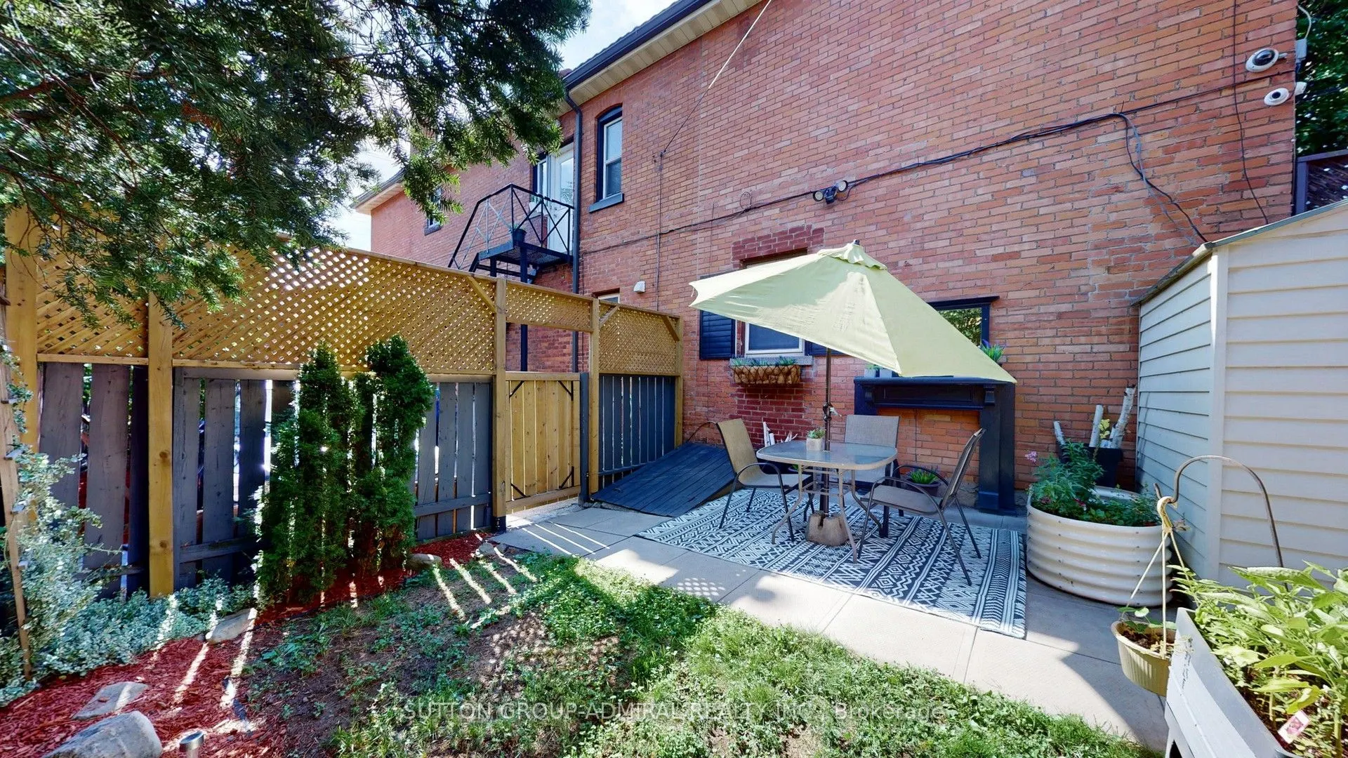 164 WENTWORTH Street S