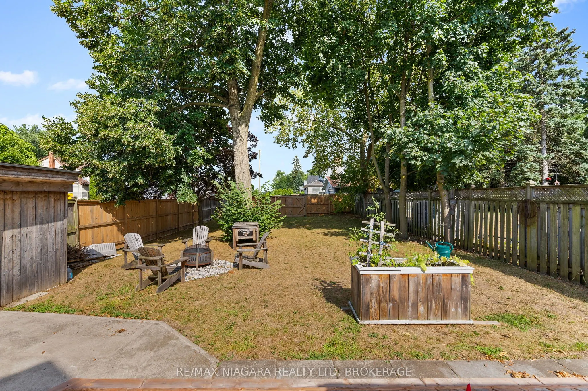 5690 HIGHLAND Avenue
