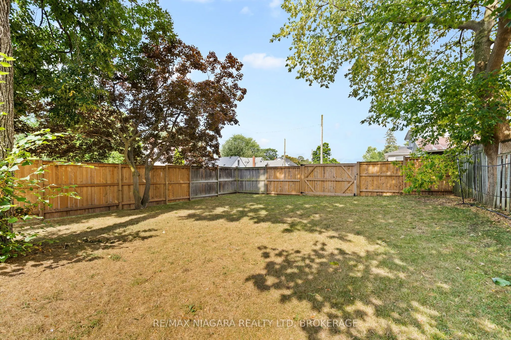 5690 HIGHLAND Avenue