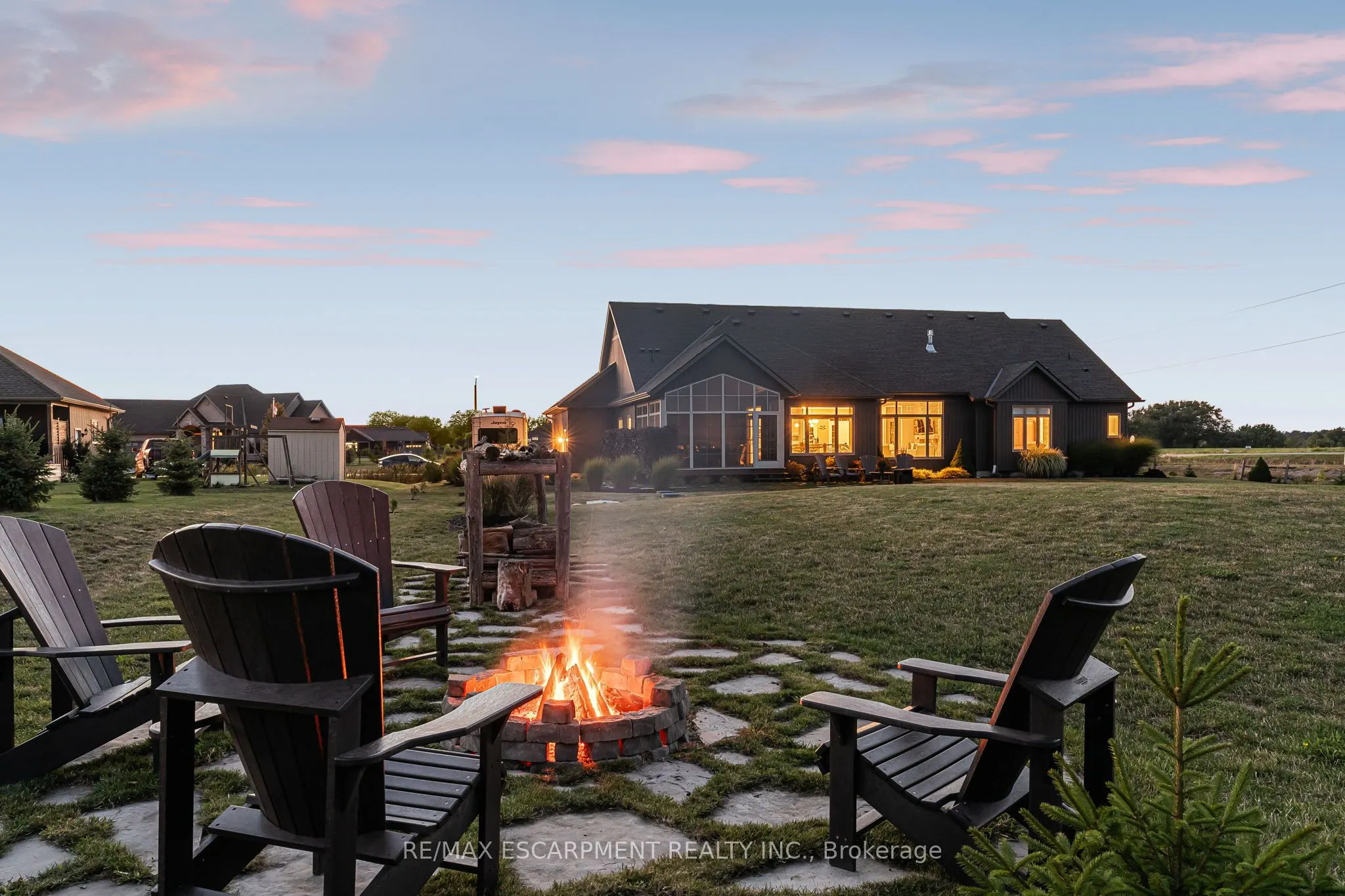 3 Silverthorne Court